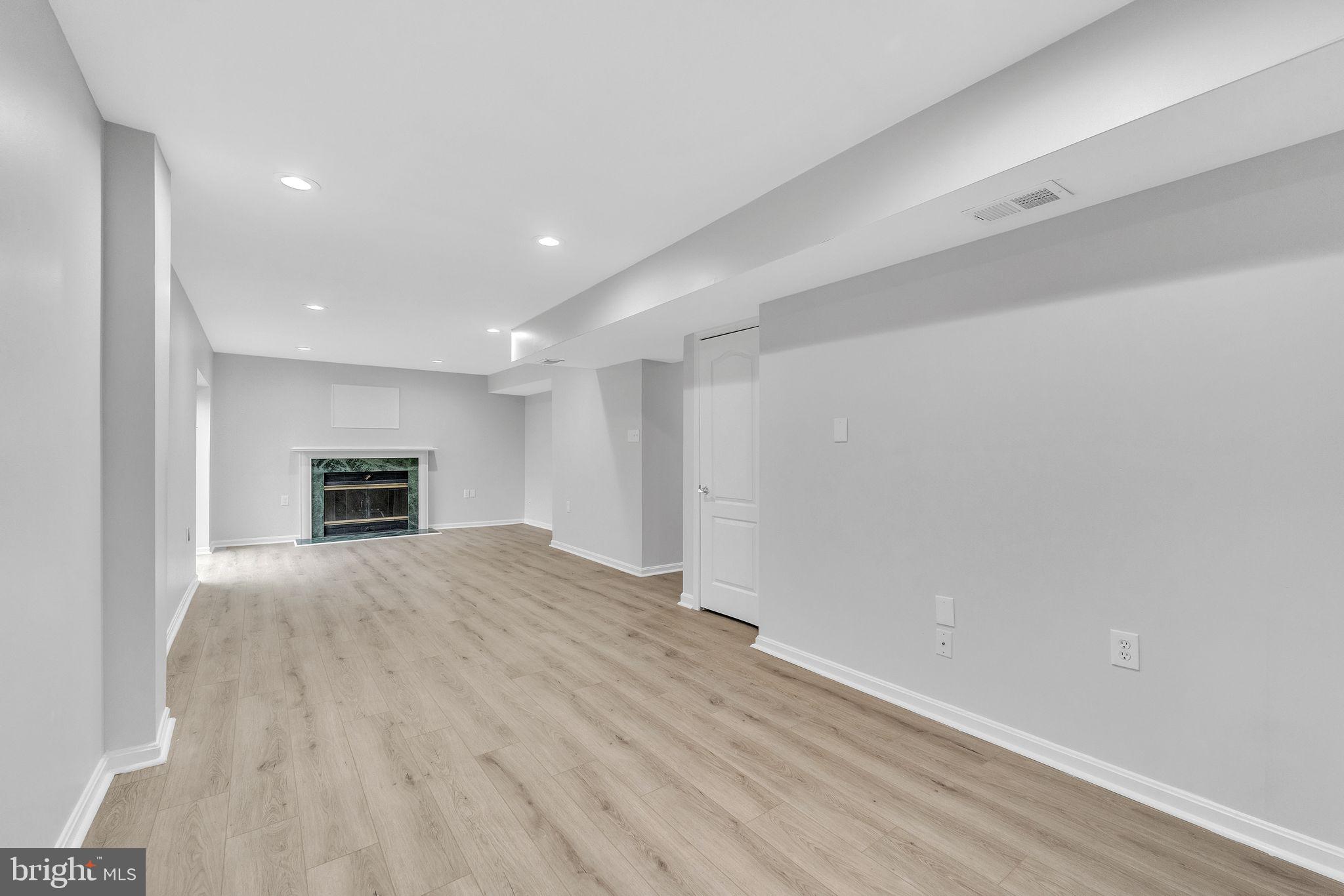 SUBURBIA/VILLAGE OF TIMBER GROVE - Residential