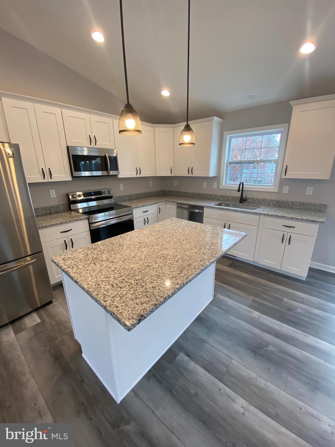 PRENTISS POINT - Residential