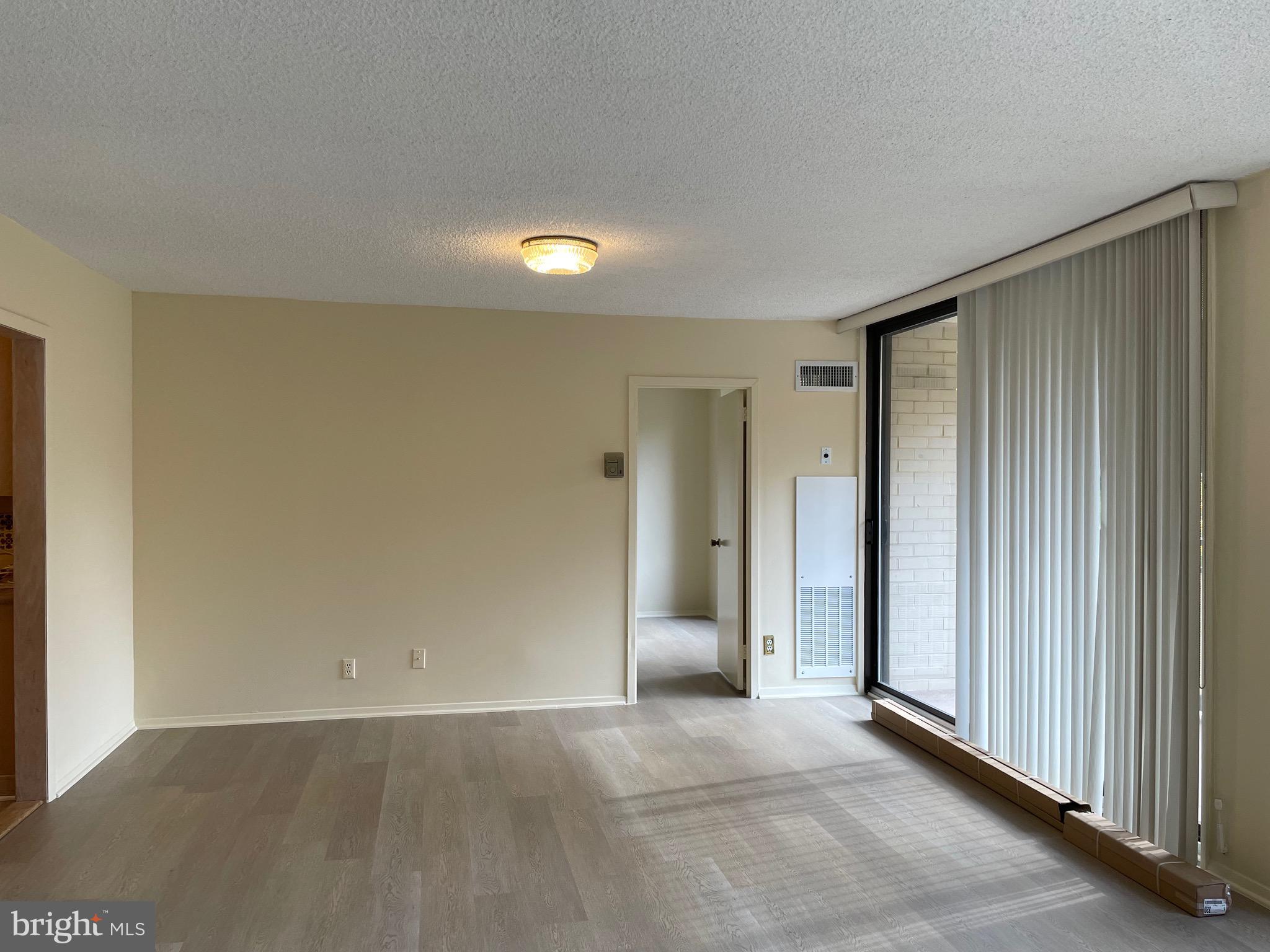 PROMENADE TOWERS - Residential