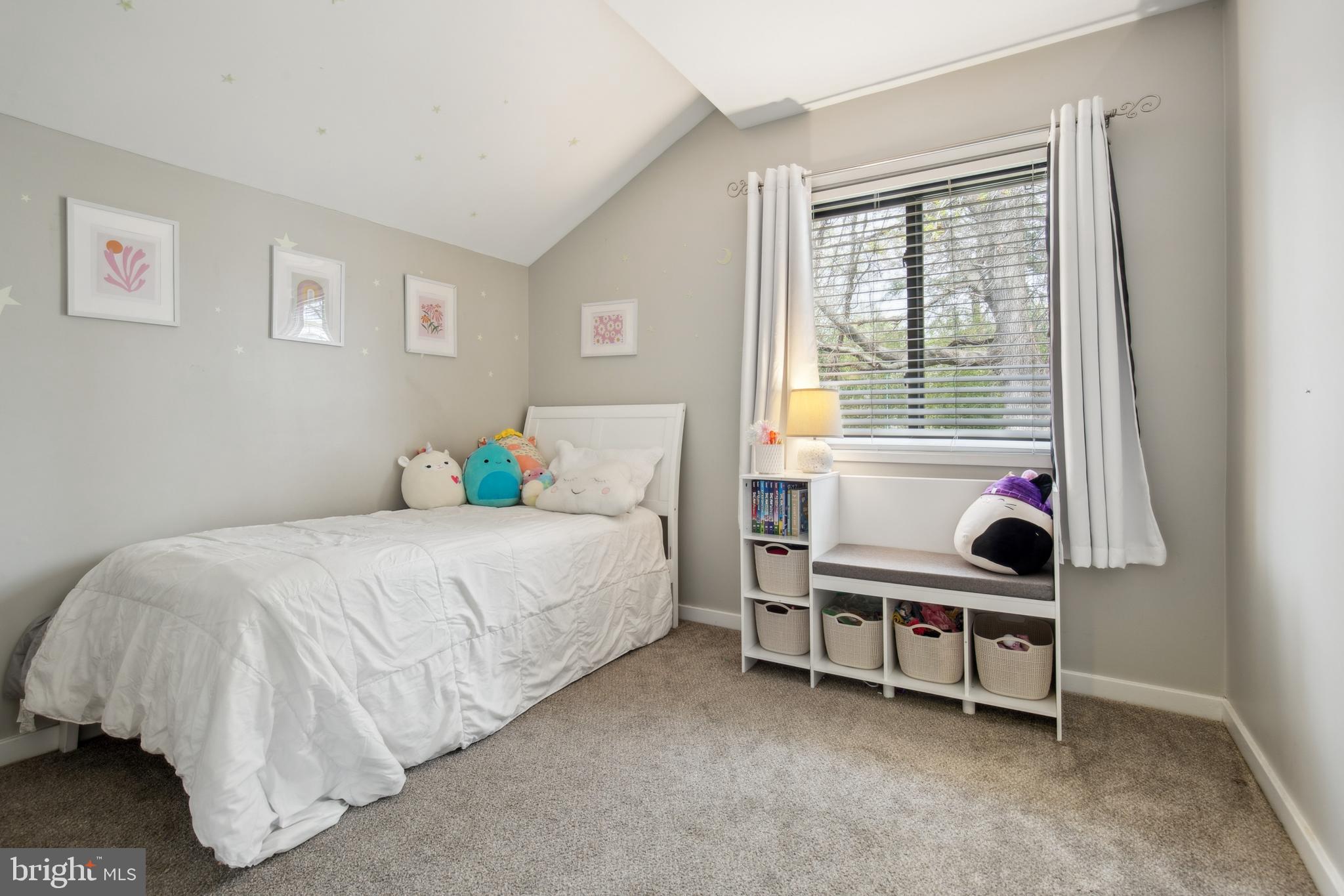 STONEYBROOKE - Residential