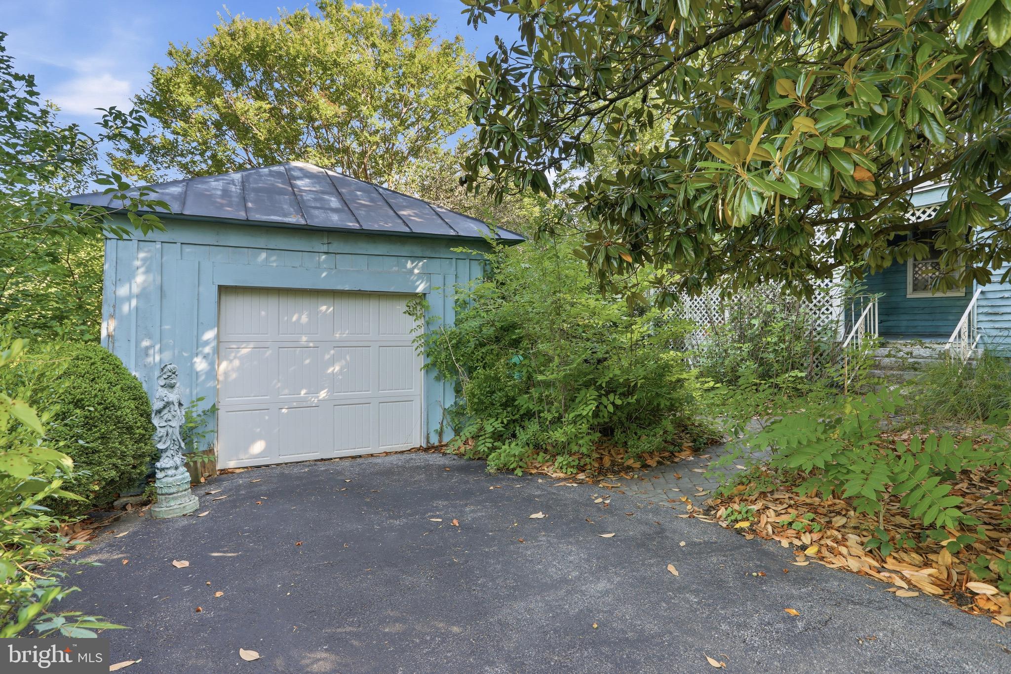 MIDDLETOWN - Residential