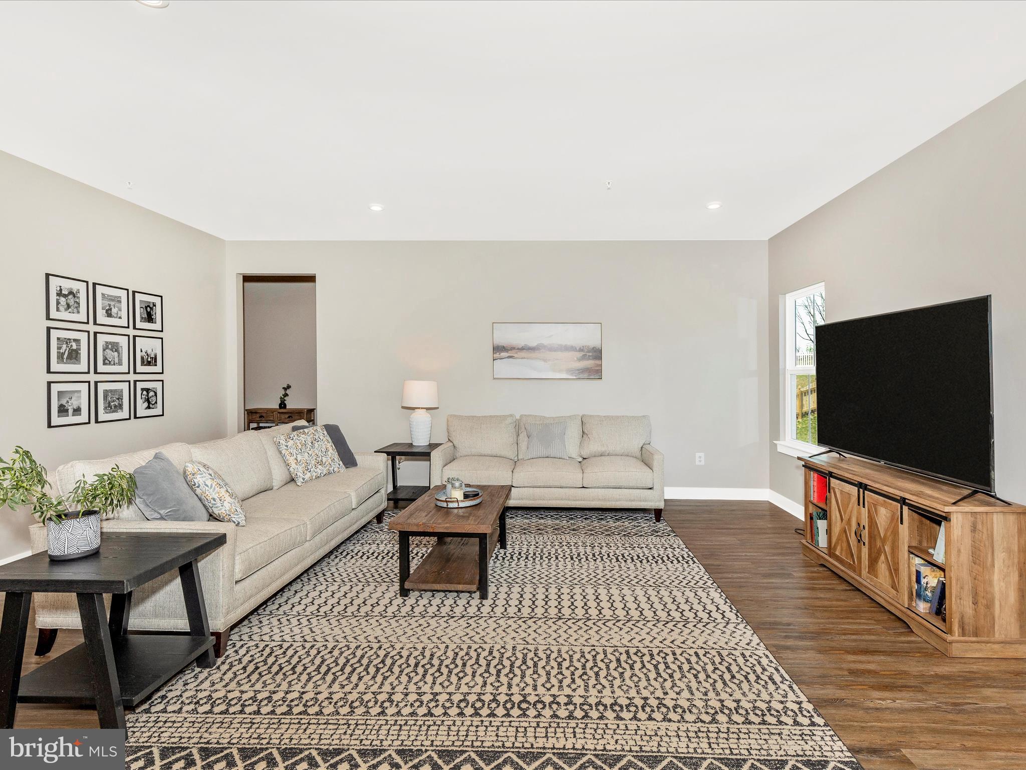 BROOKFIELD - Residential