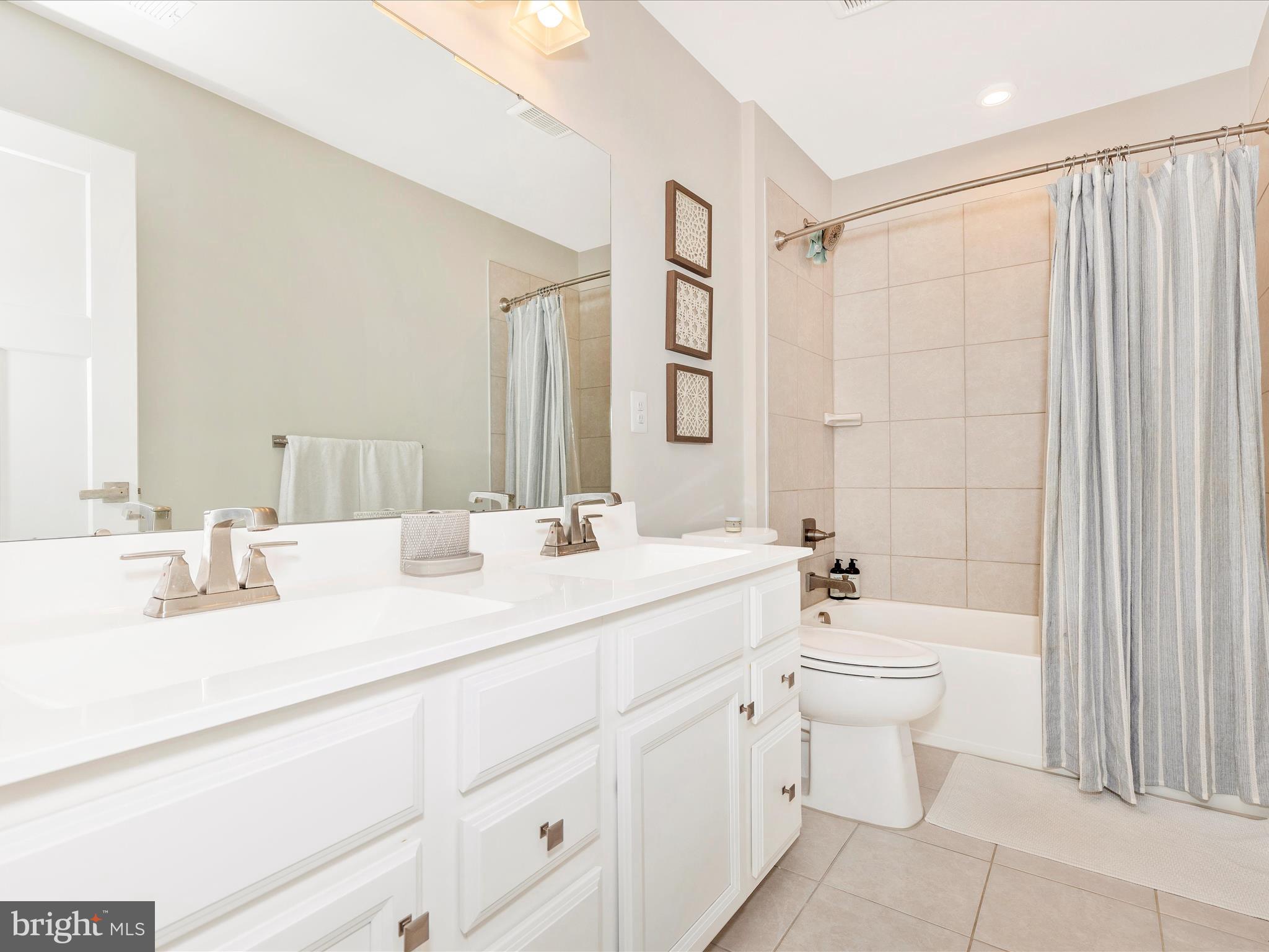 BROOKFIELD - Residential