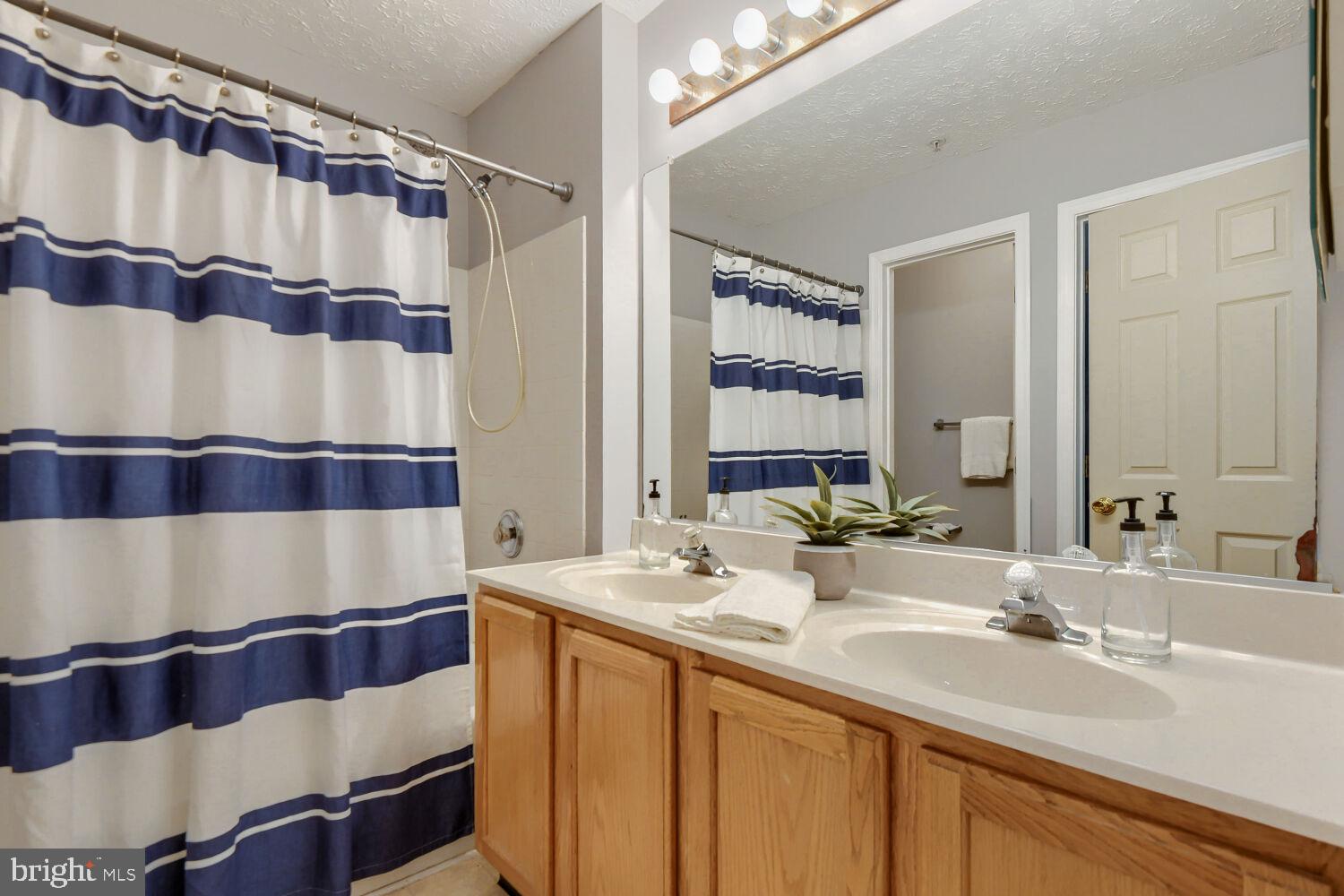 HARFORD TOWN - Residential
