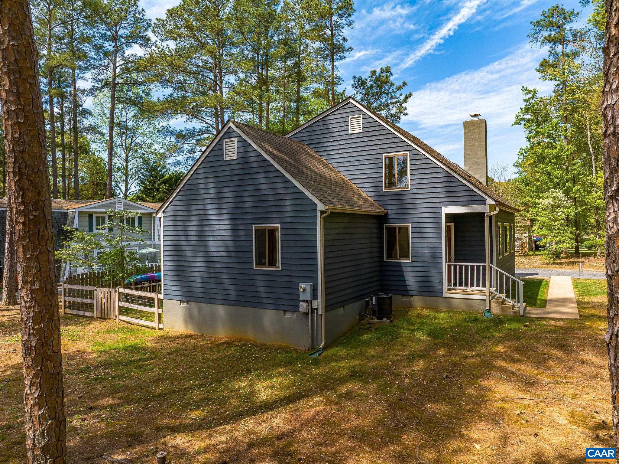 LAKE MONTICELLO - Residential