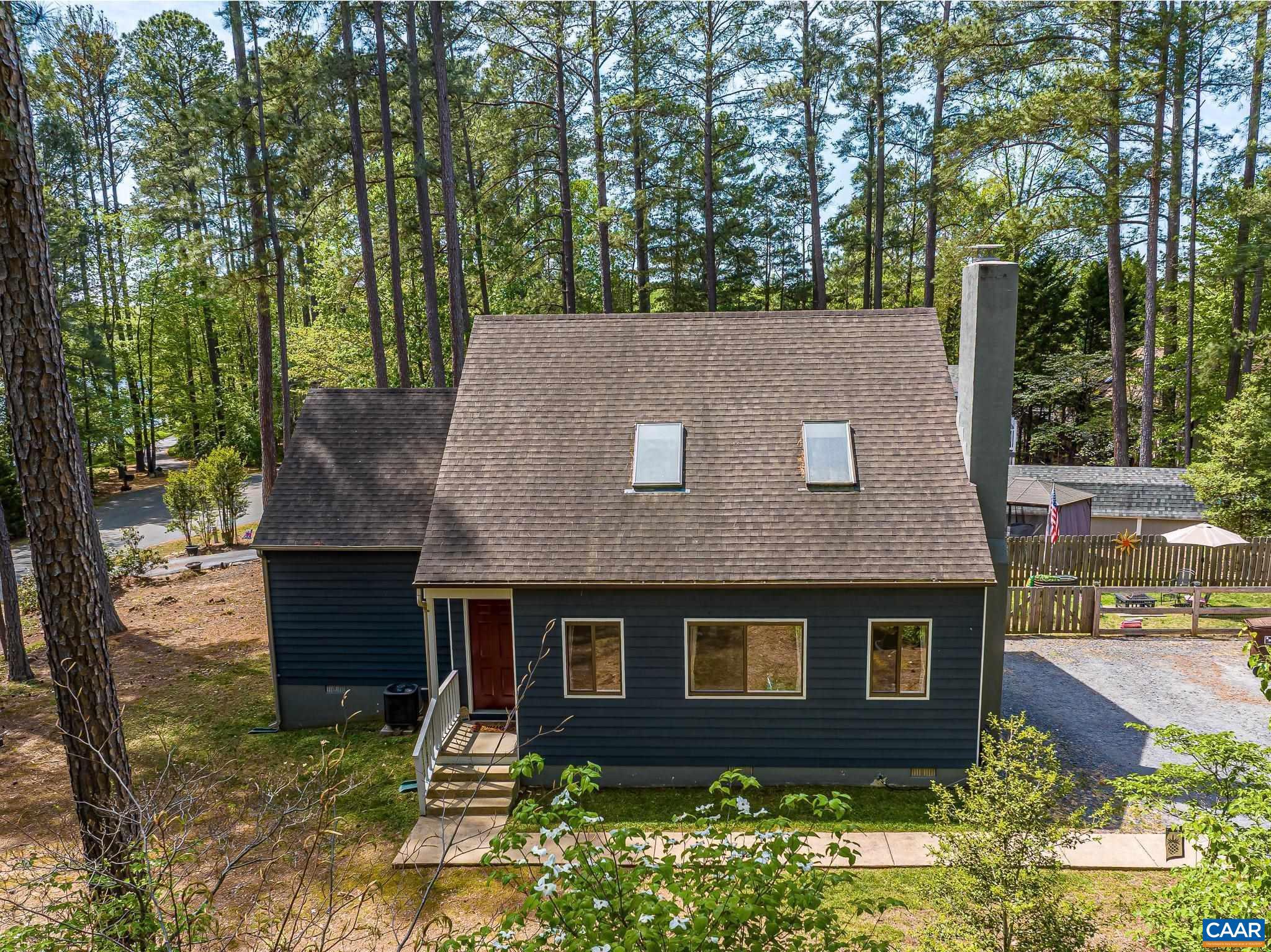 LAKE MONTICELLO - Residential