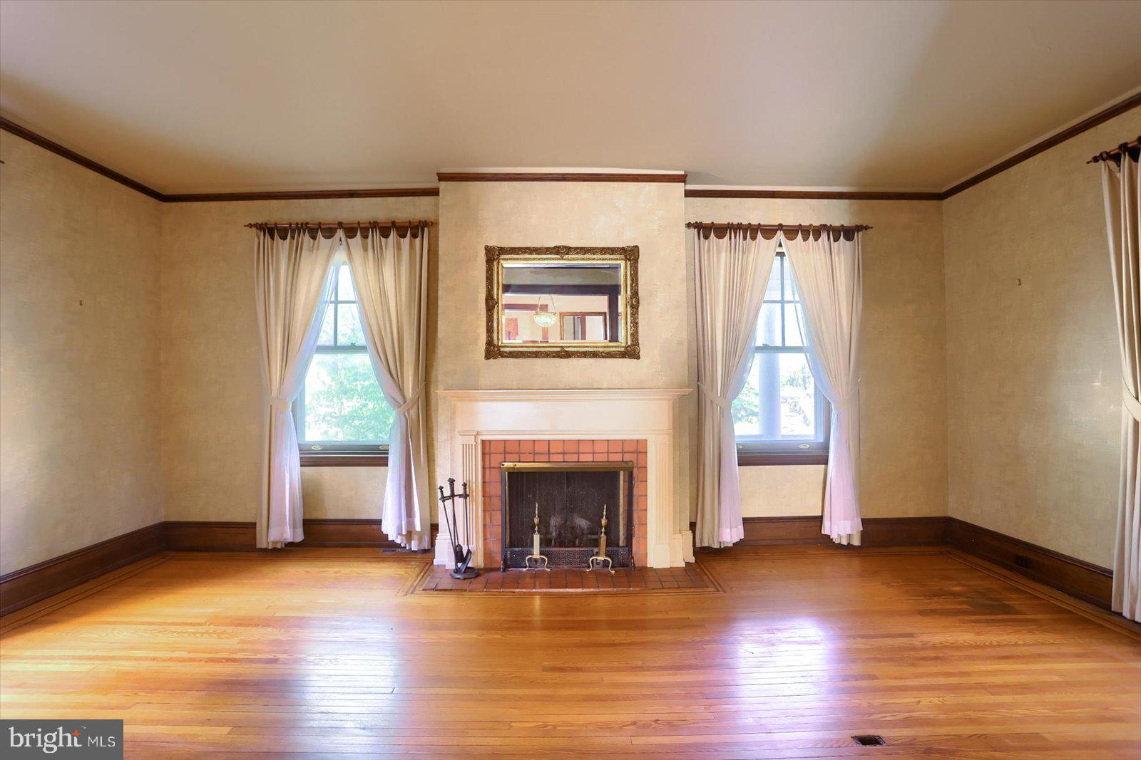 ELMWOOD - Residential