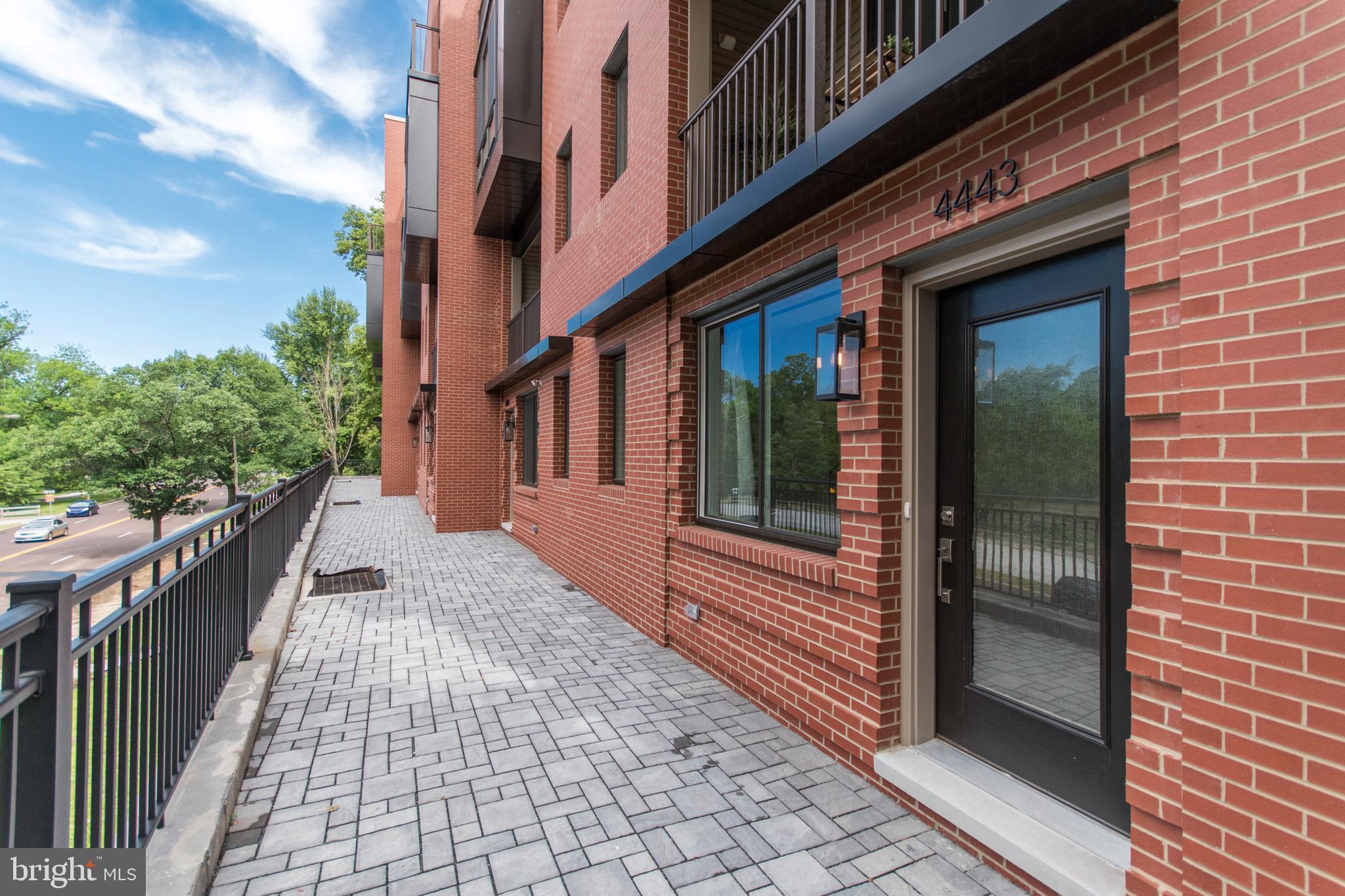 EAST FALLS - Residential