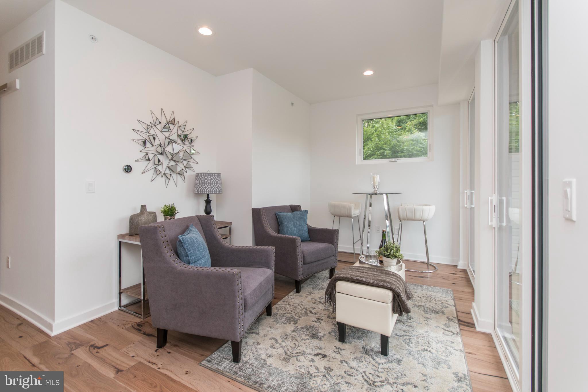 EAST FALLS - Residential