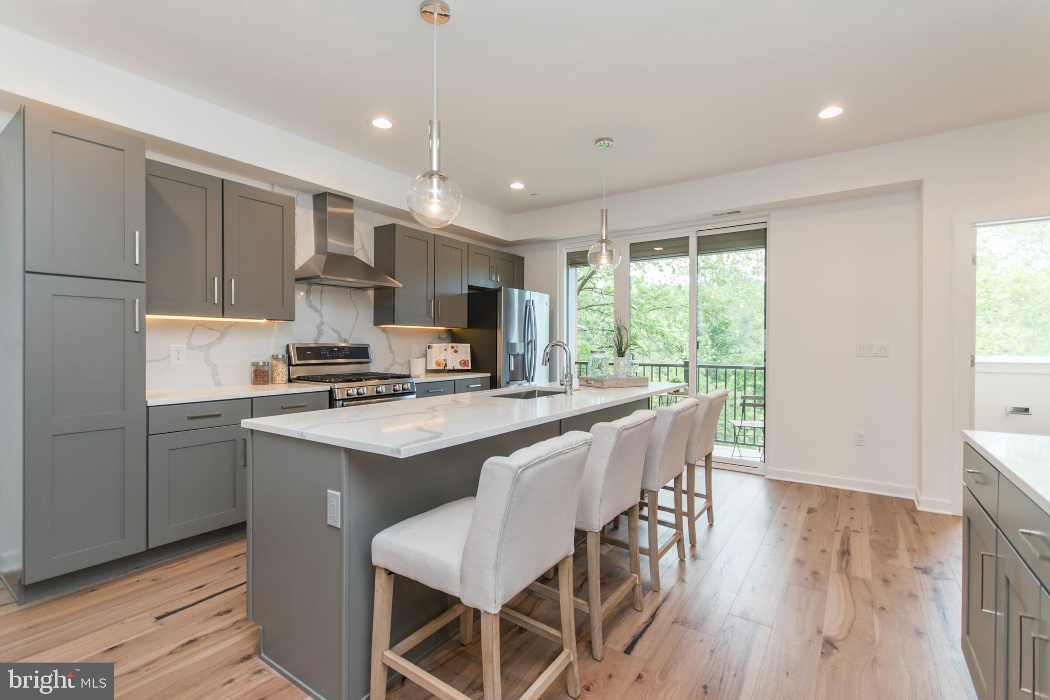 EAST FALLS - Residential