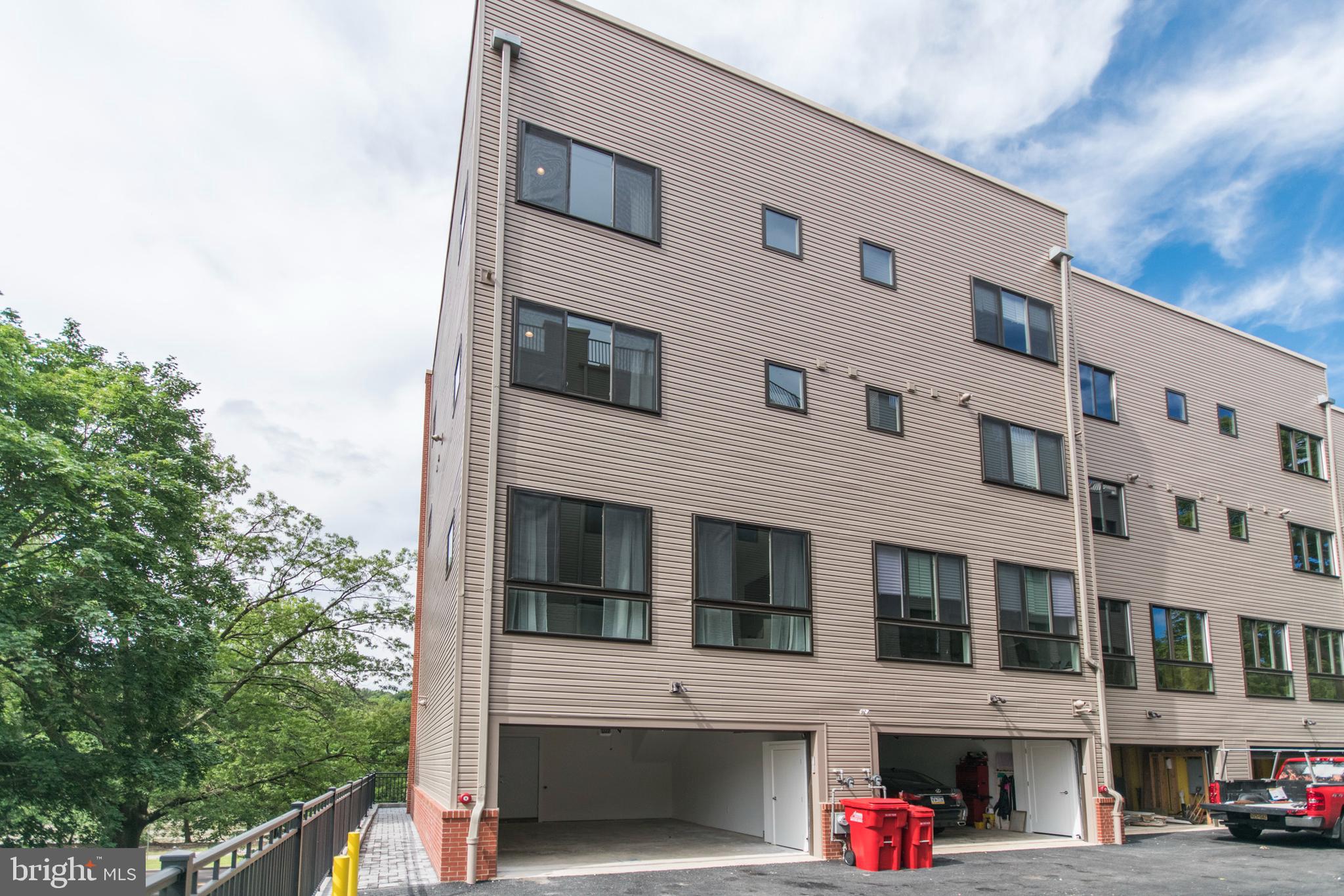 EAST FALLS - Residential