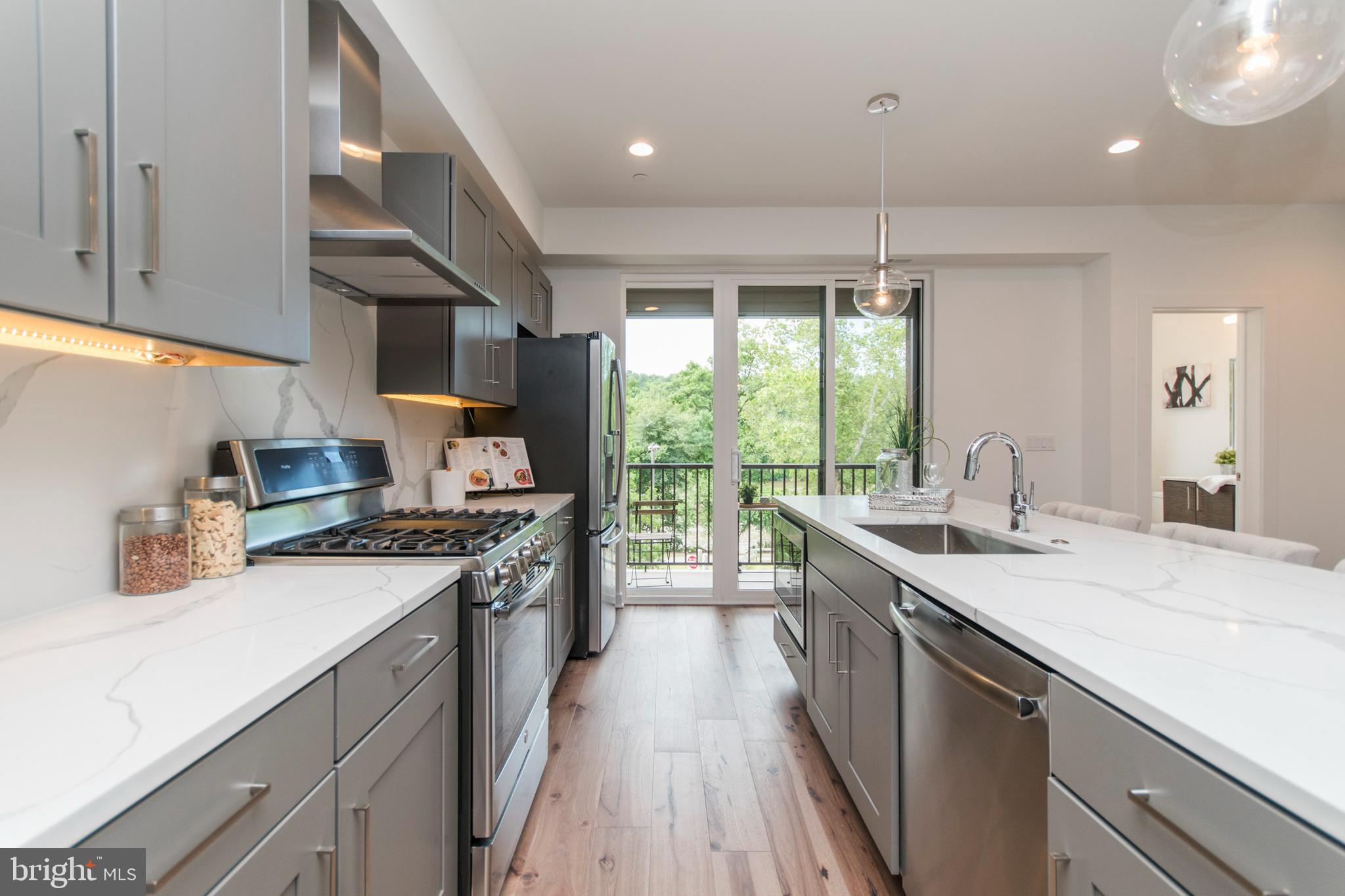EAST FALLS - Residential