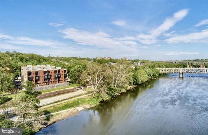 EAST FALLS - Residential