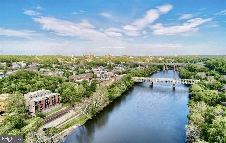 EAST FALLS - Residential