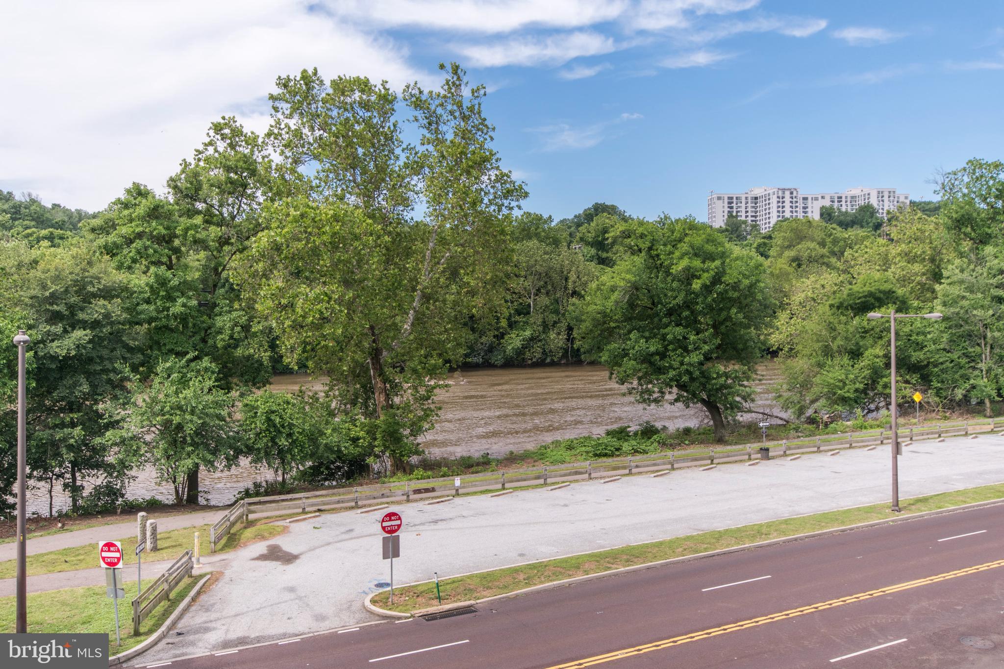 EAST FALLS - Residential