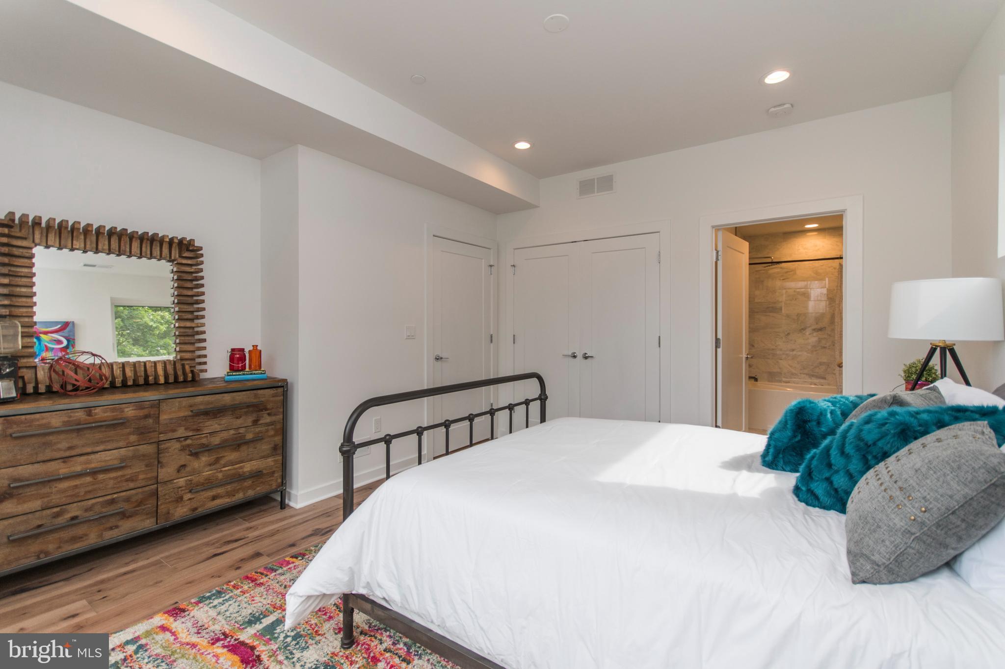 EAST FALLS - Residential