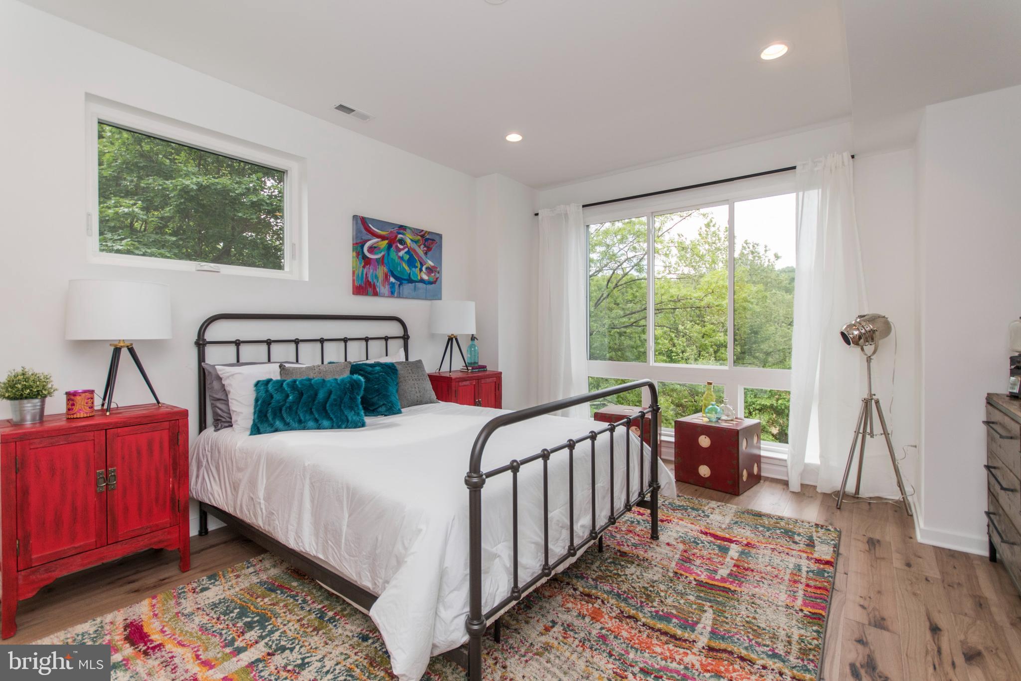 EAST FALLS - Residential