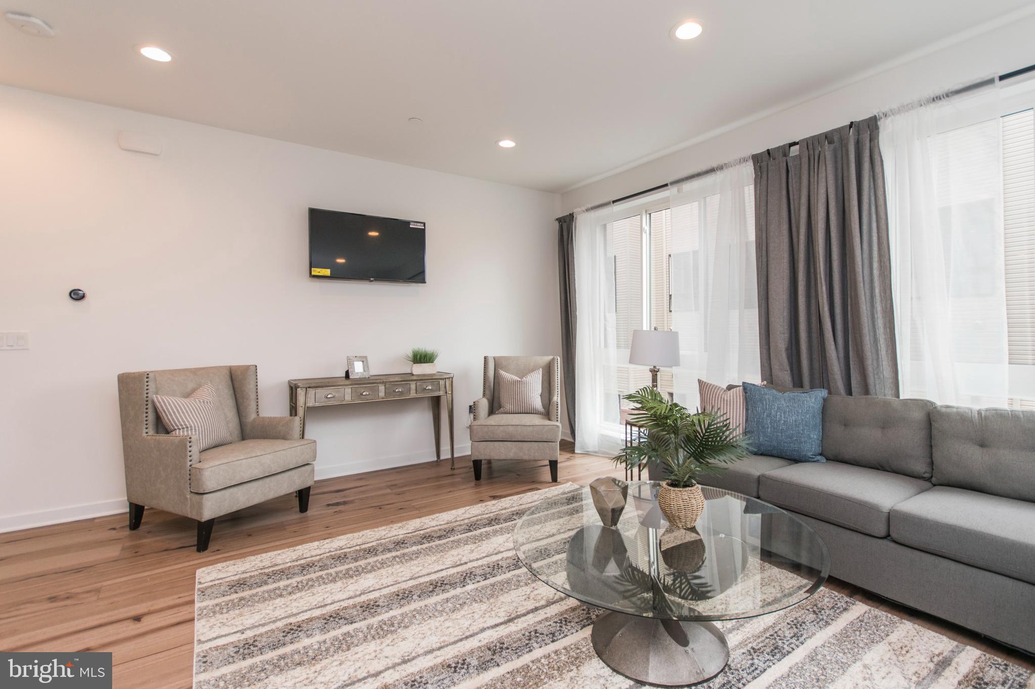 EAST FALLS - Residential