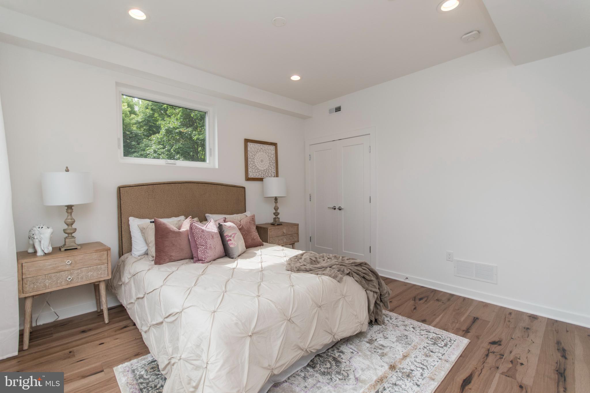 EAST FALLS - Residential