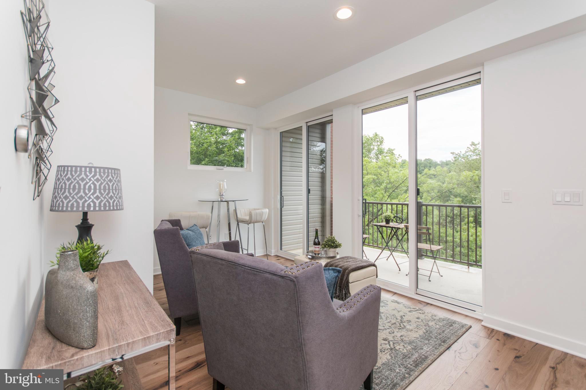 EAST FALLS - Residential