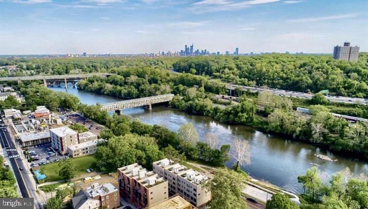 EAST FALLS - Residential