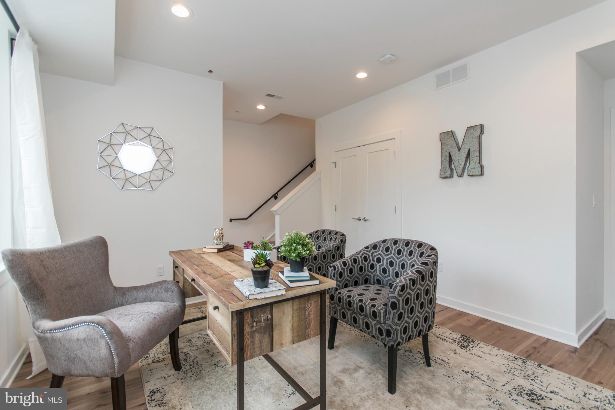 EAST FALLS - Residential