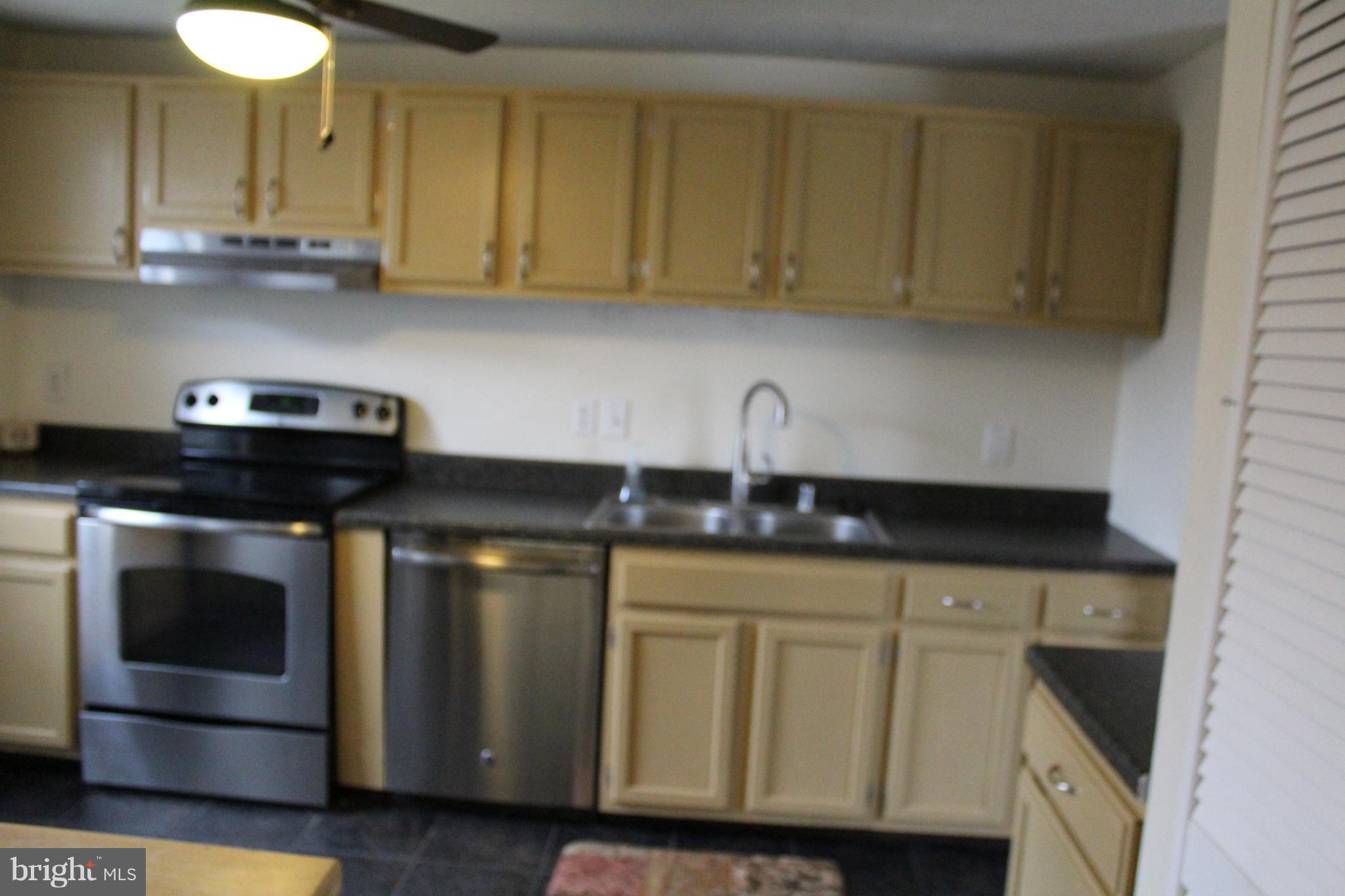 SHANNON SQUARE - Residential