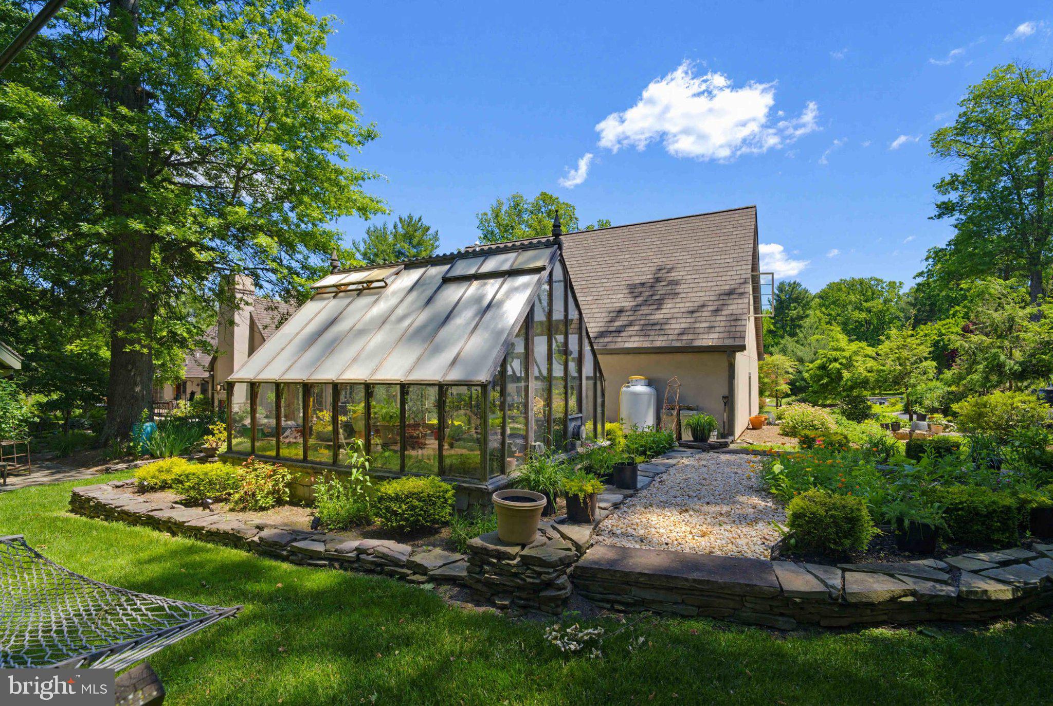 HUNTINGDON VALLEY - Residential