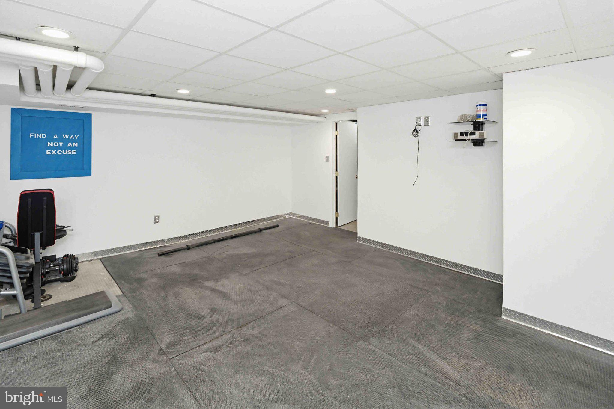 HUNTINGDON VALLEY - Residential