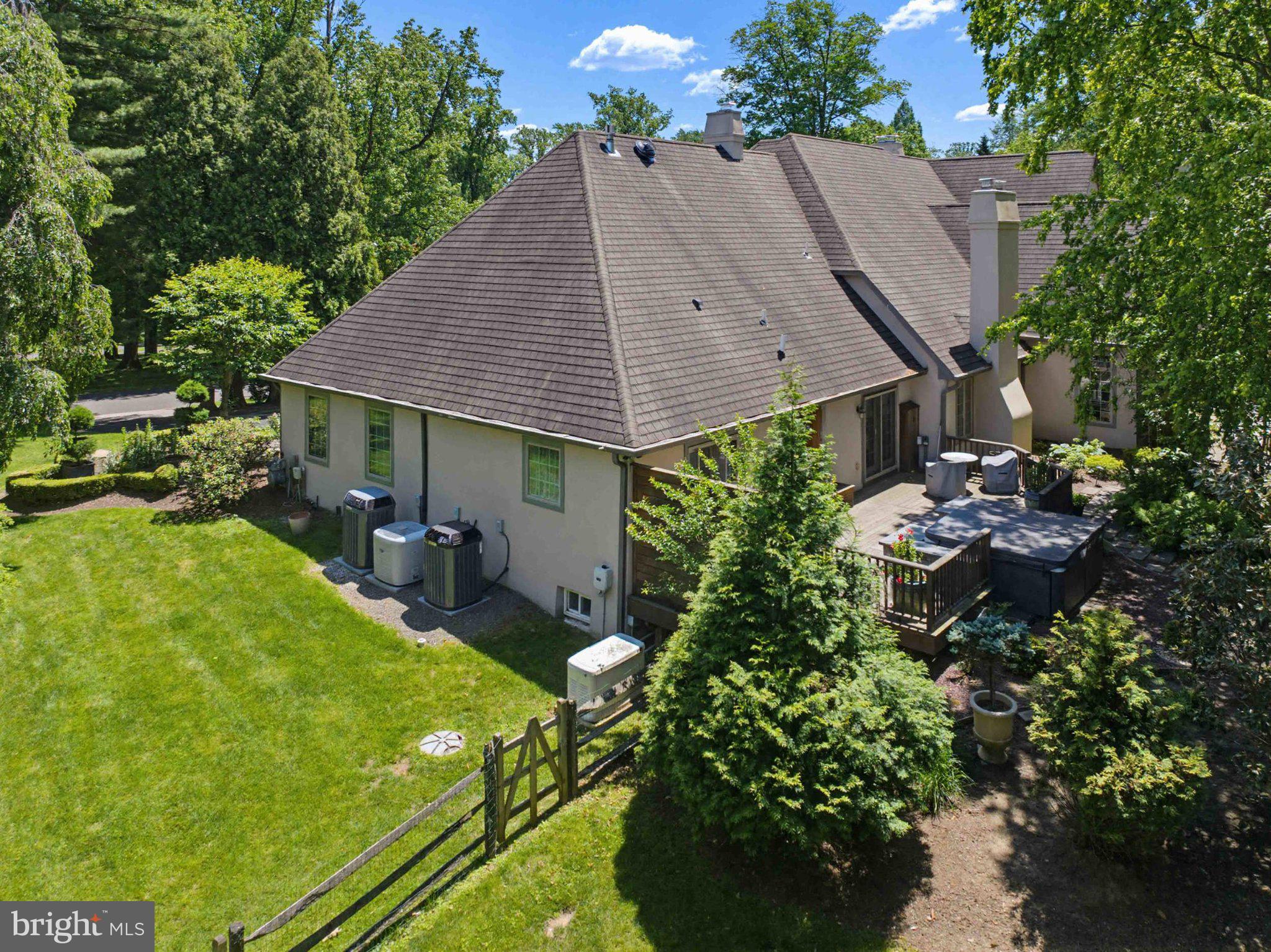 HUNTINGDON VALLEY - Residential