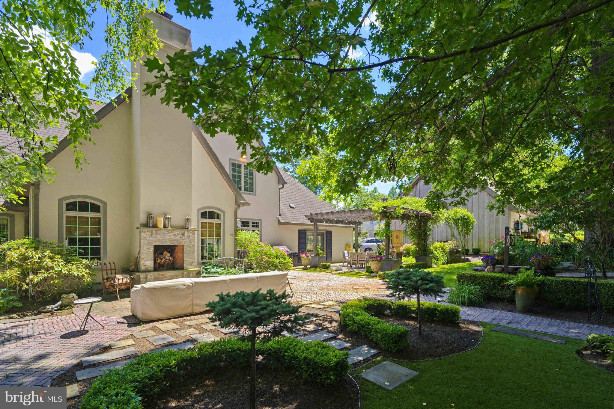 HUNTINGDON VALLEY - Residential