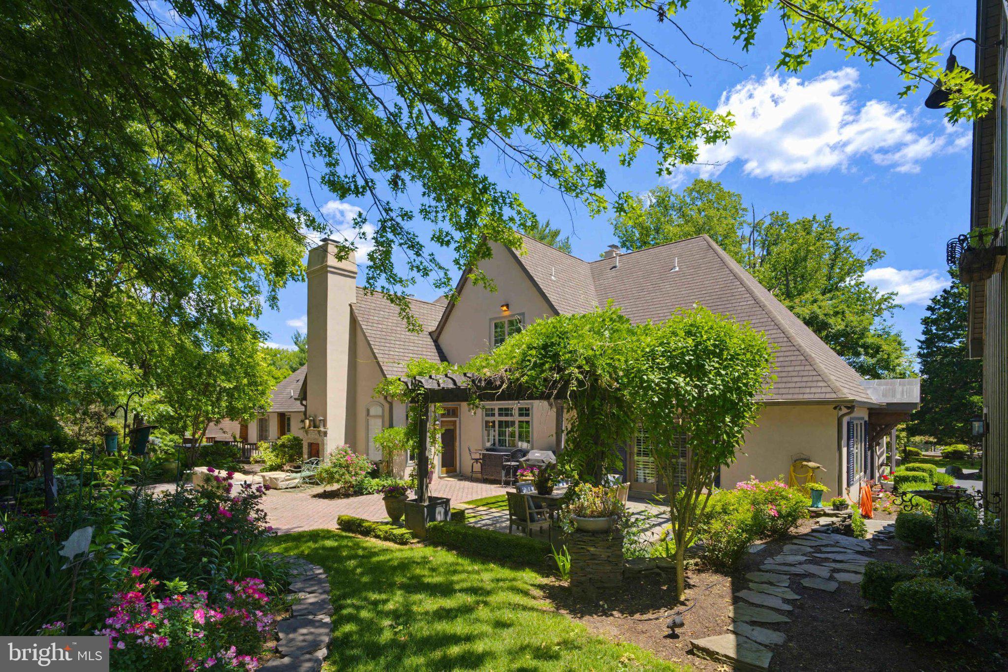 HUNTINGDON VALLEY - Residential
