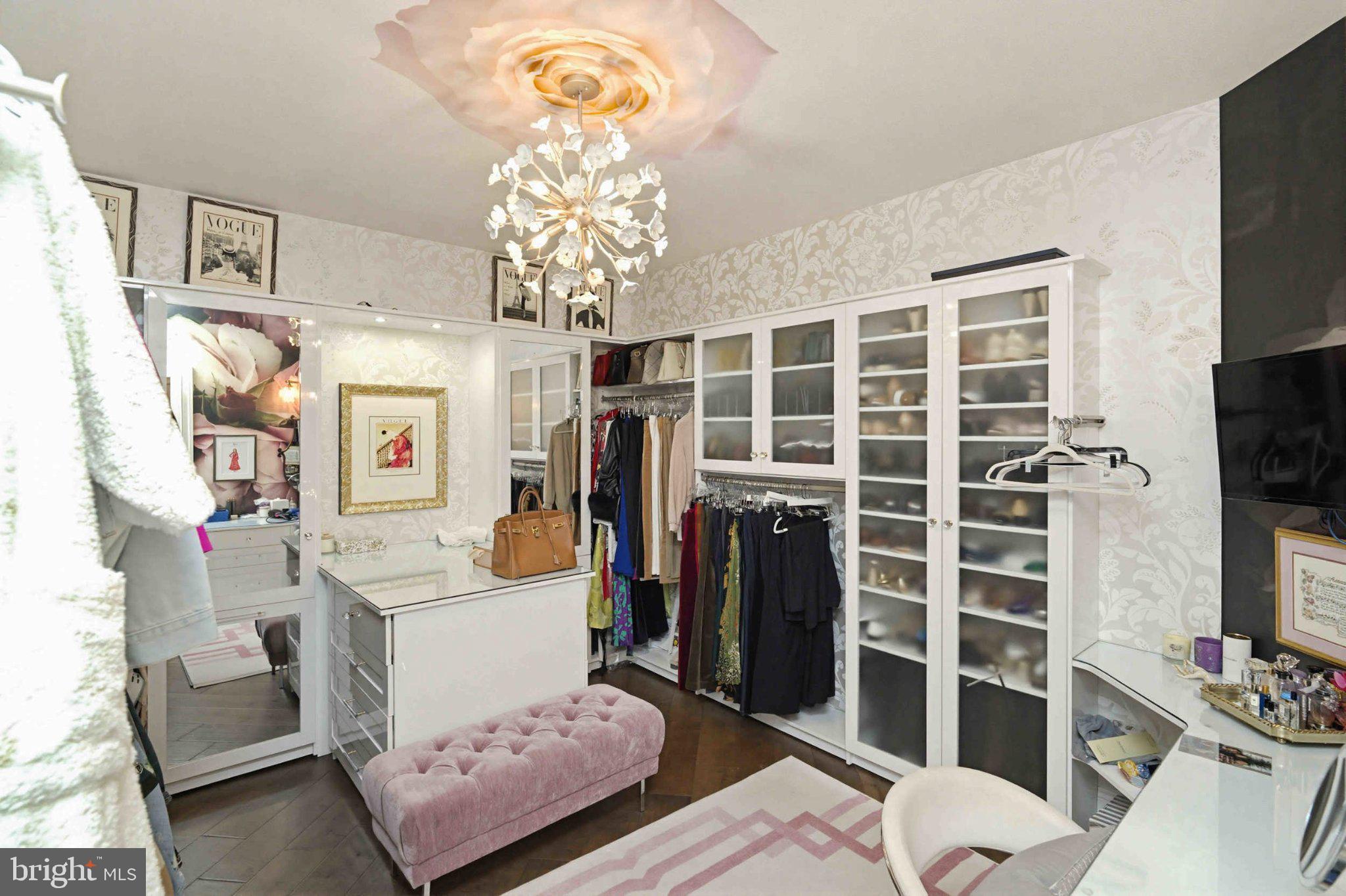 HUNTINGDON VALLEY - Residential