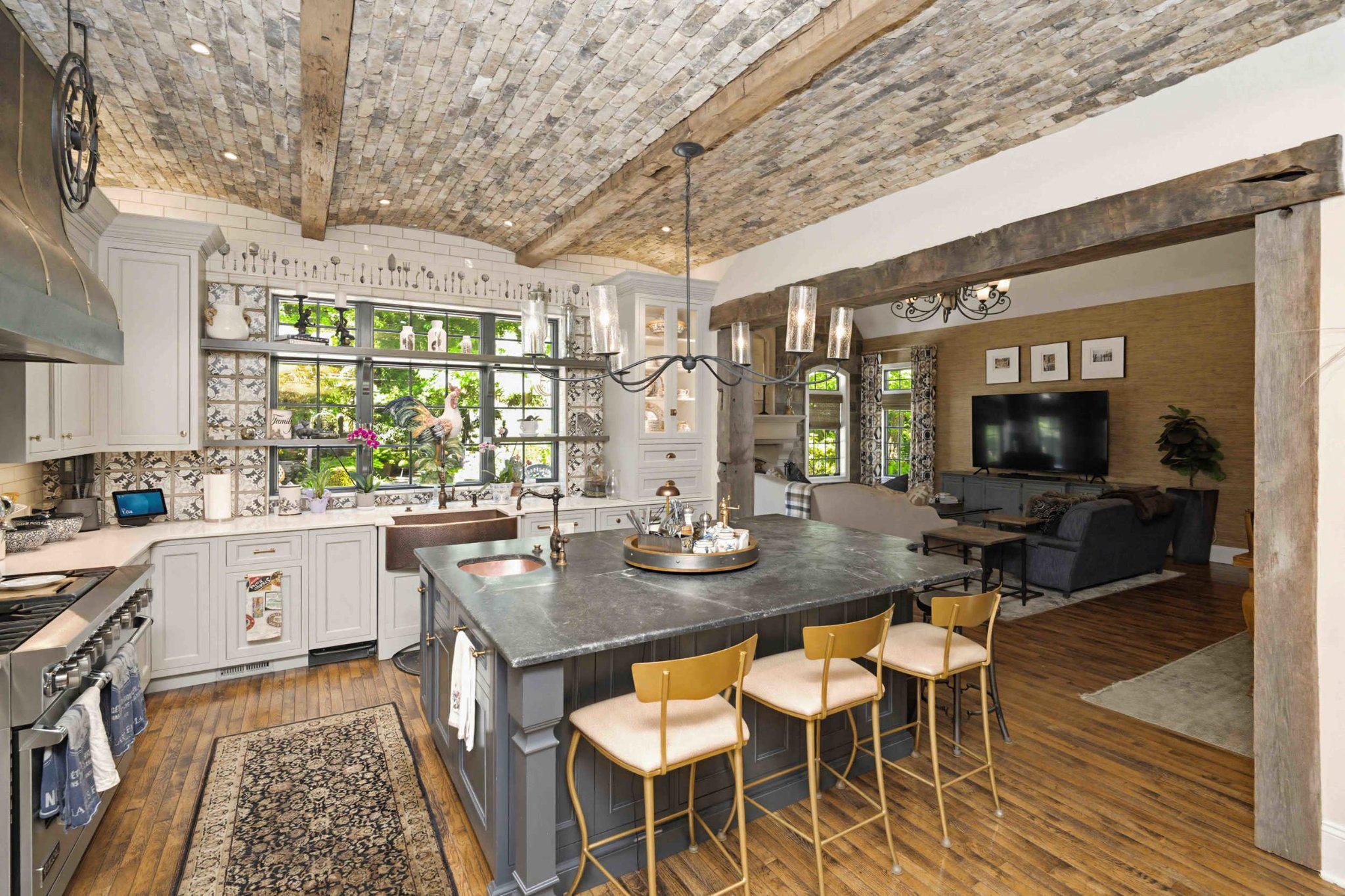 HUNTINGDON VALLEY - Residential