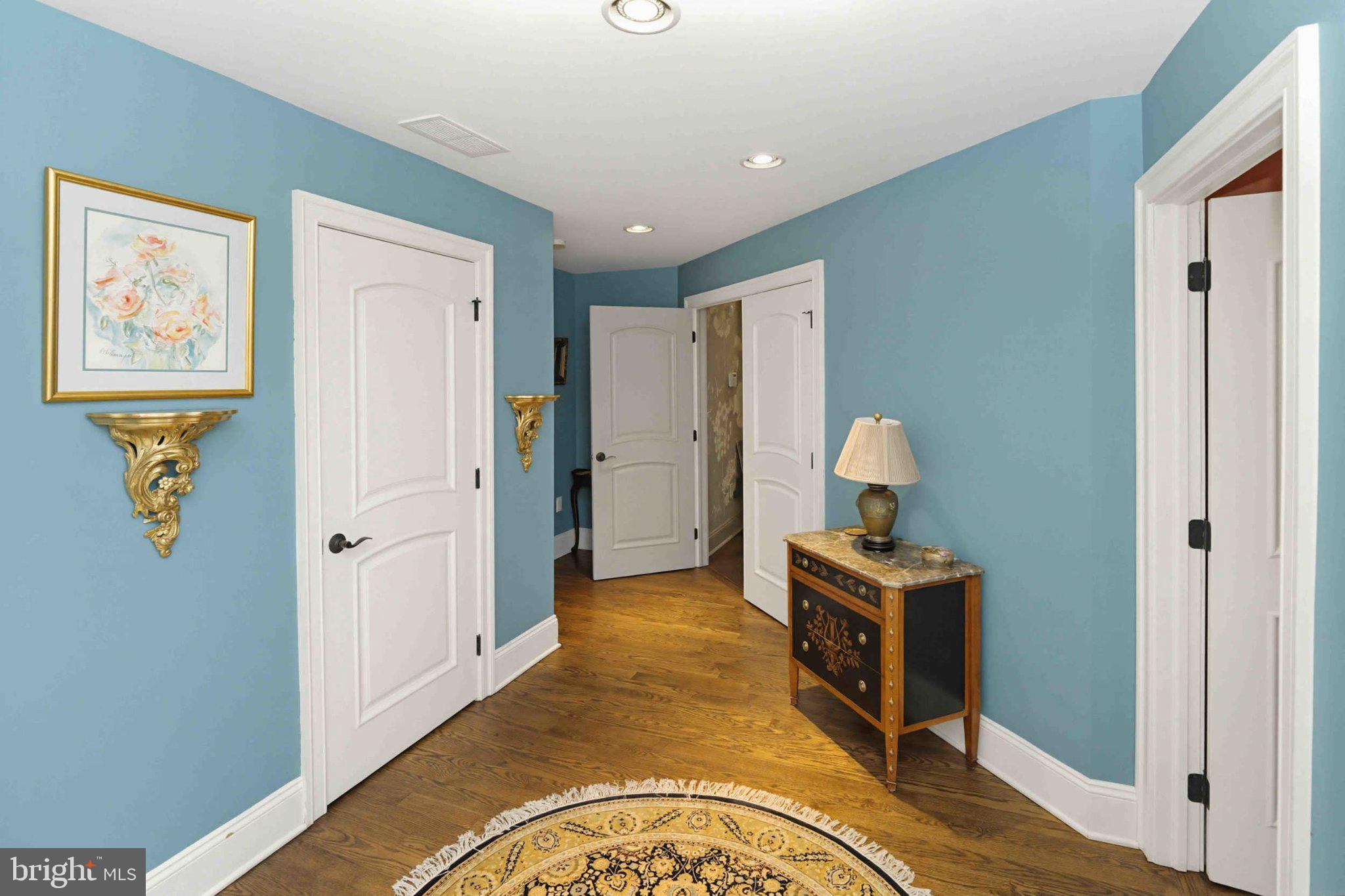 HUNTINGDON VALLEY - Residential