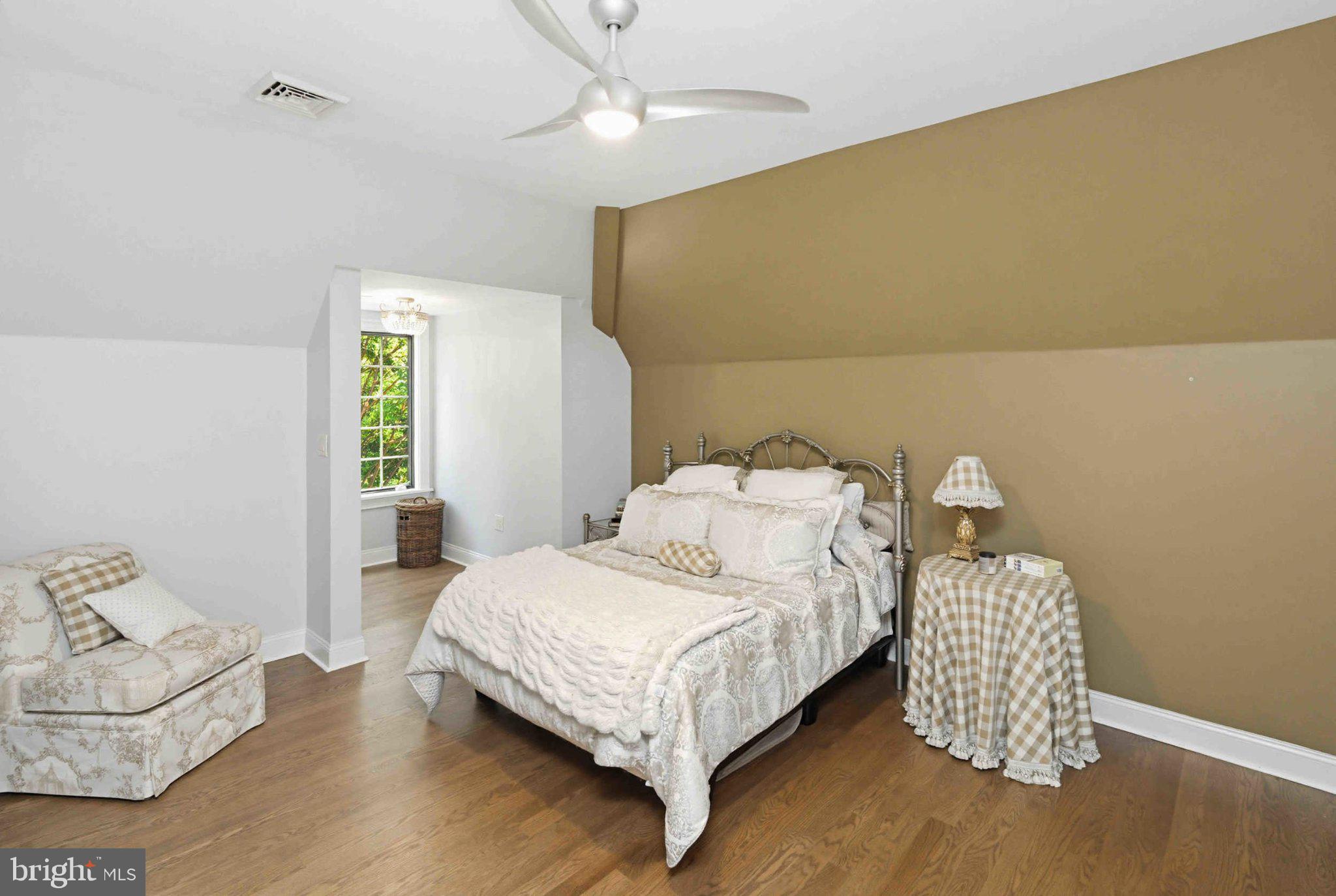HUNTINGDON VALLEY - Residential