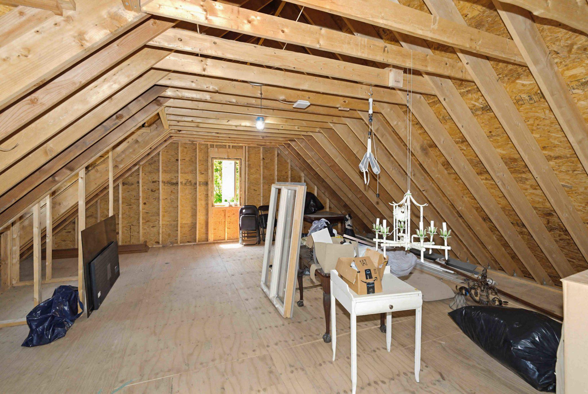 HUNTINGDON VALLEY - Residential