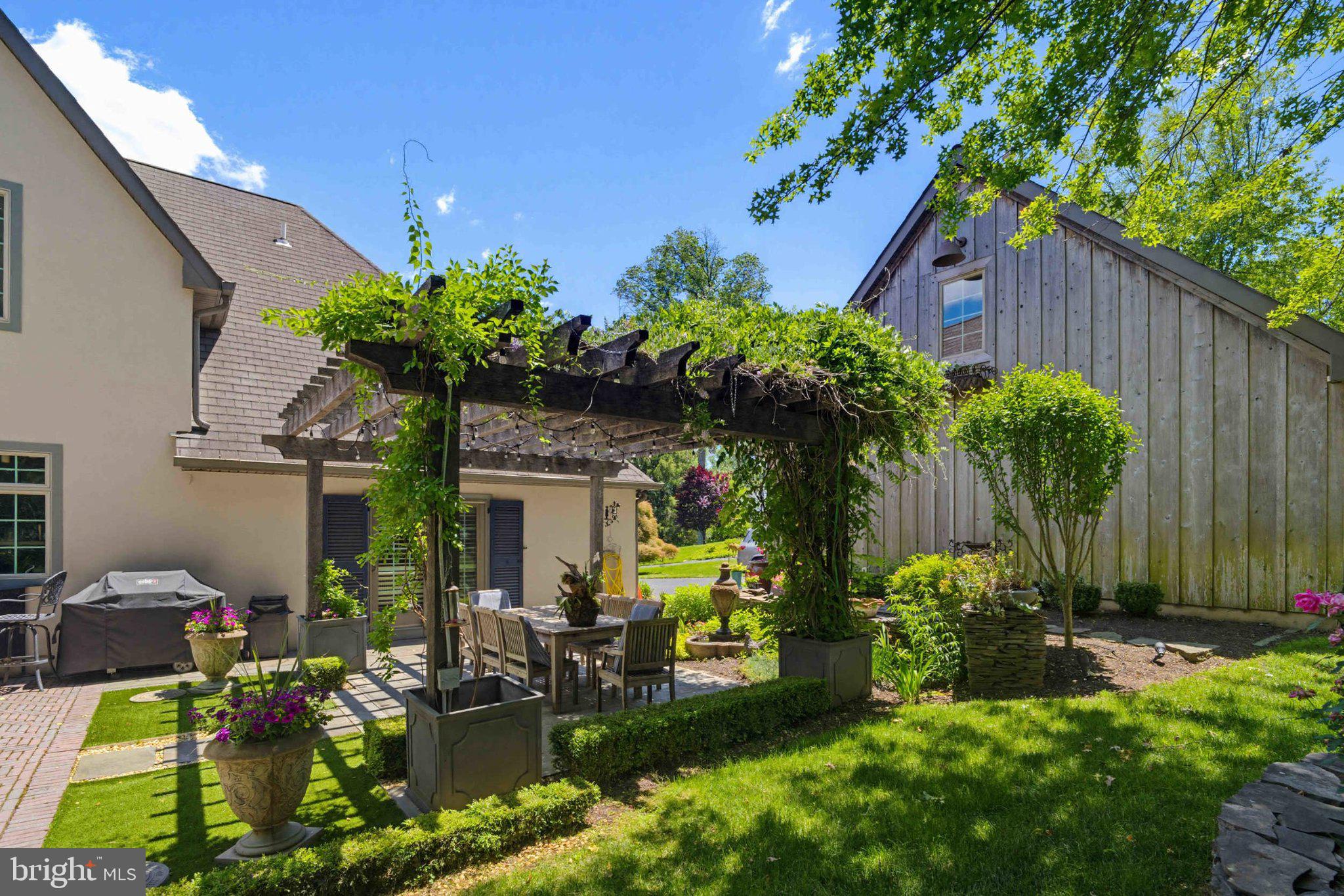 HUNTINGDON VALLEY - Residential