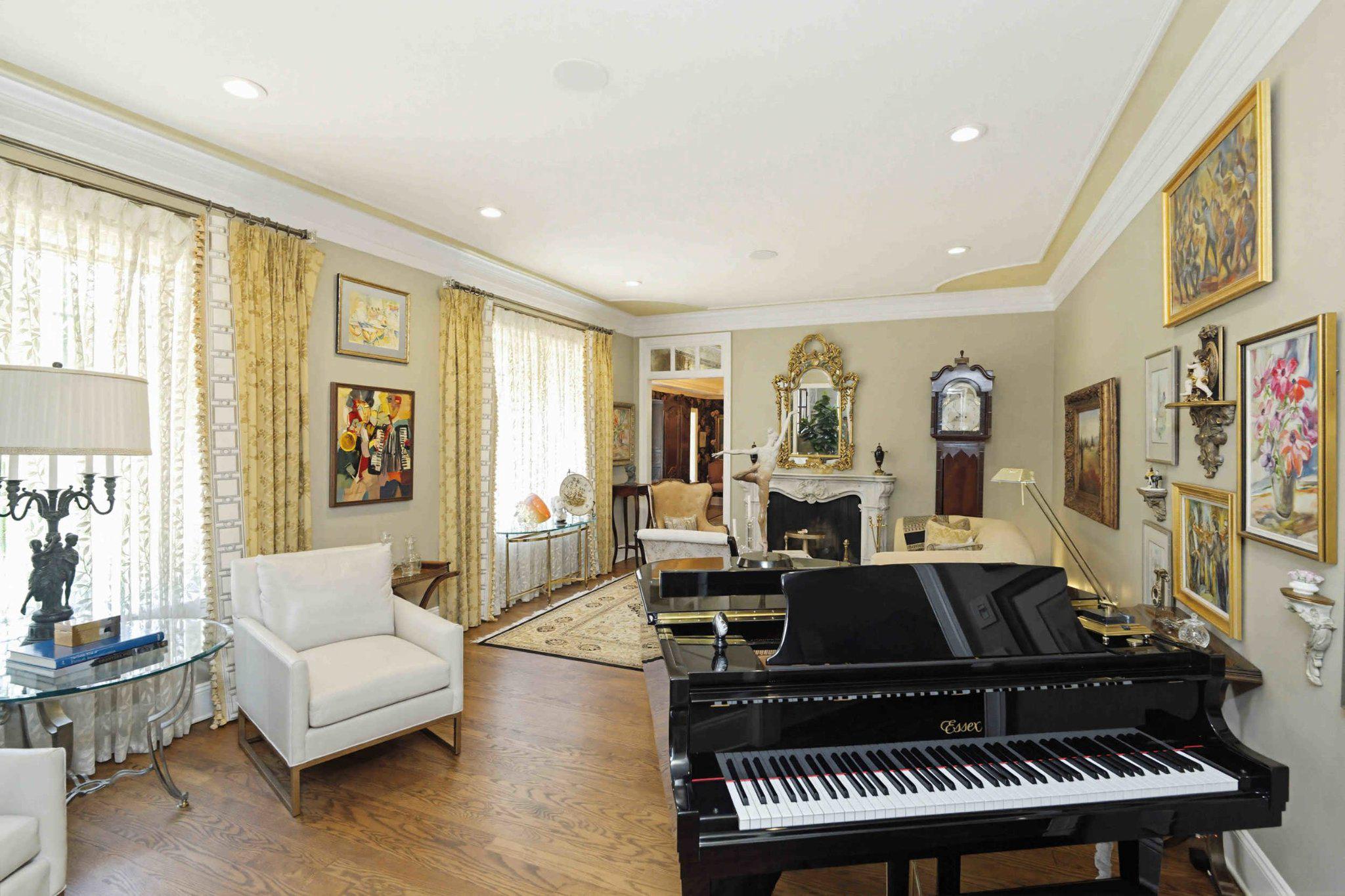 HUNTINGDON VALLEY - Residential