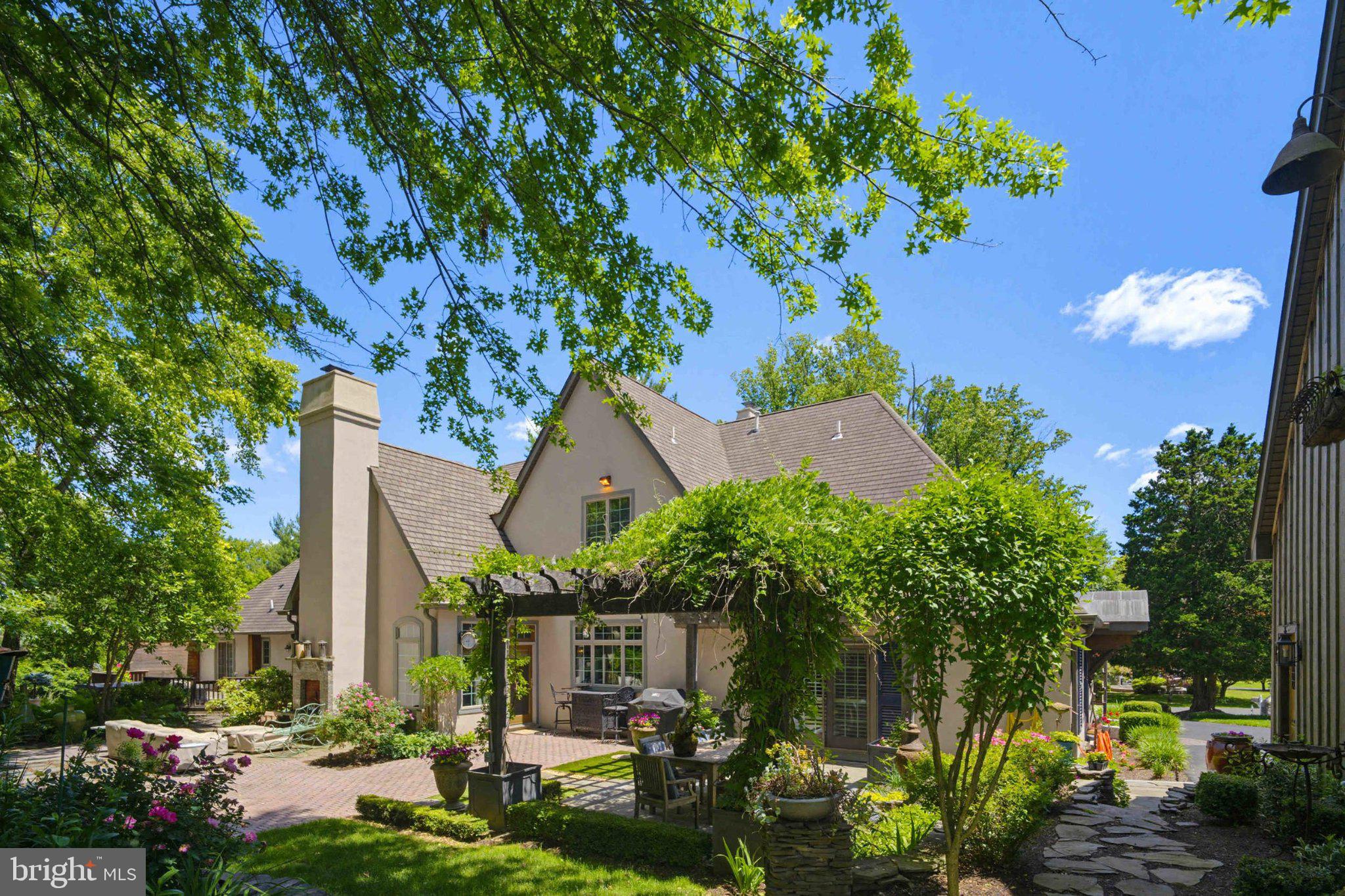 HUNTINGDON VALLEY - Residential