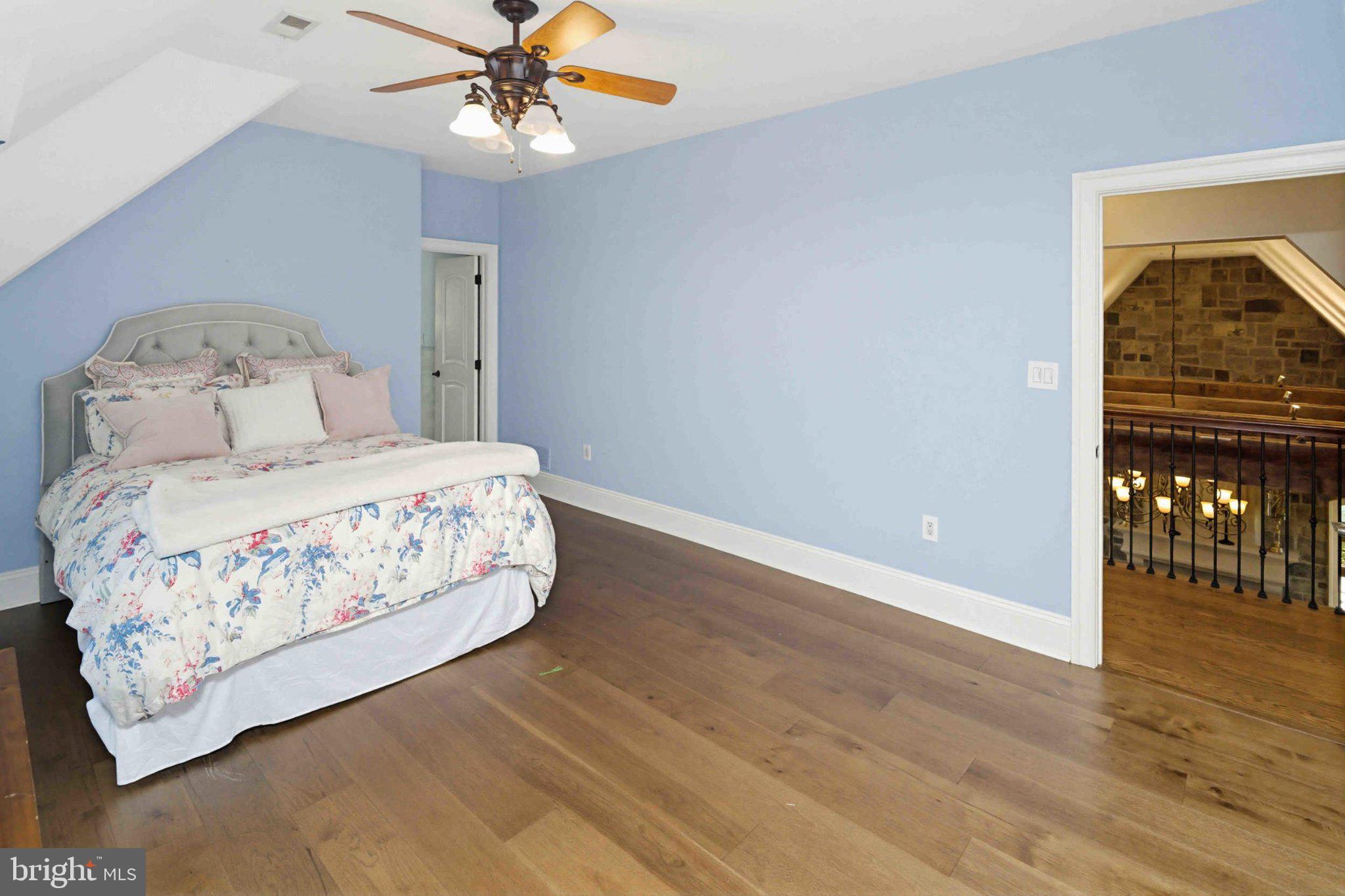 HUNTINGDON VALLEY - Residential