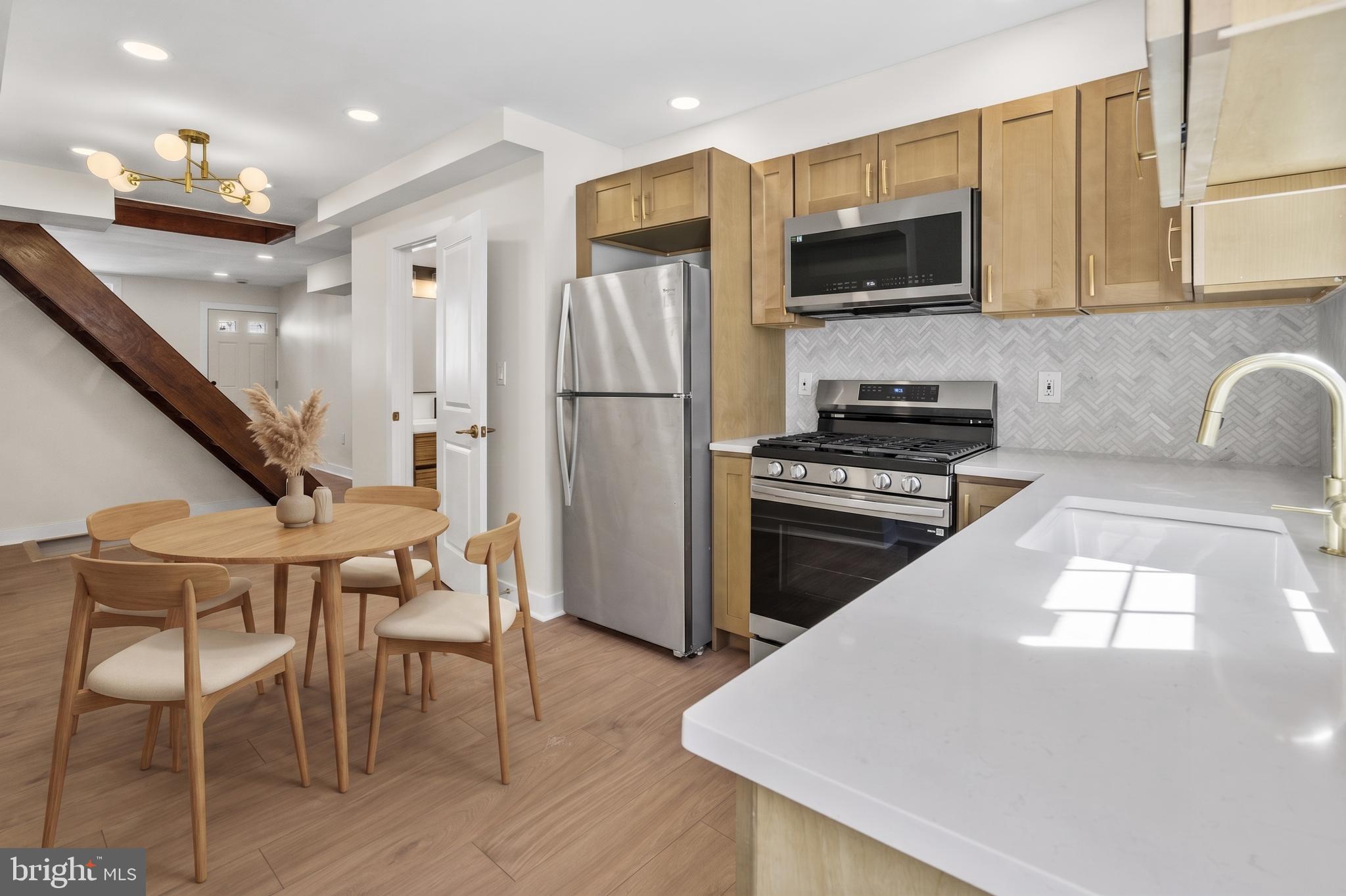 ITALIAN MARKET - Residential