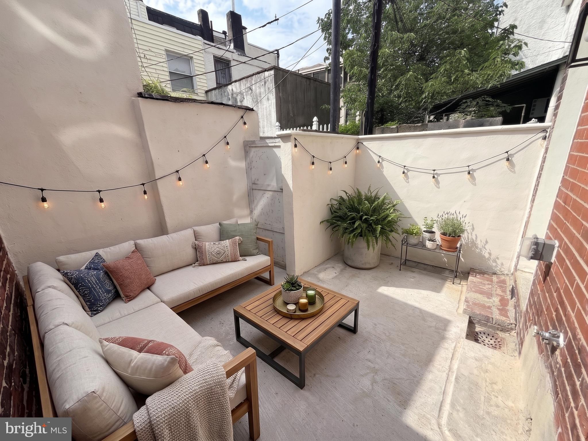 ITALIAN MARKET - Residential