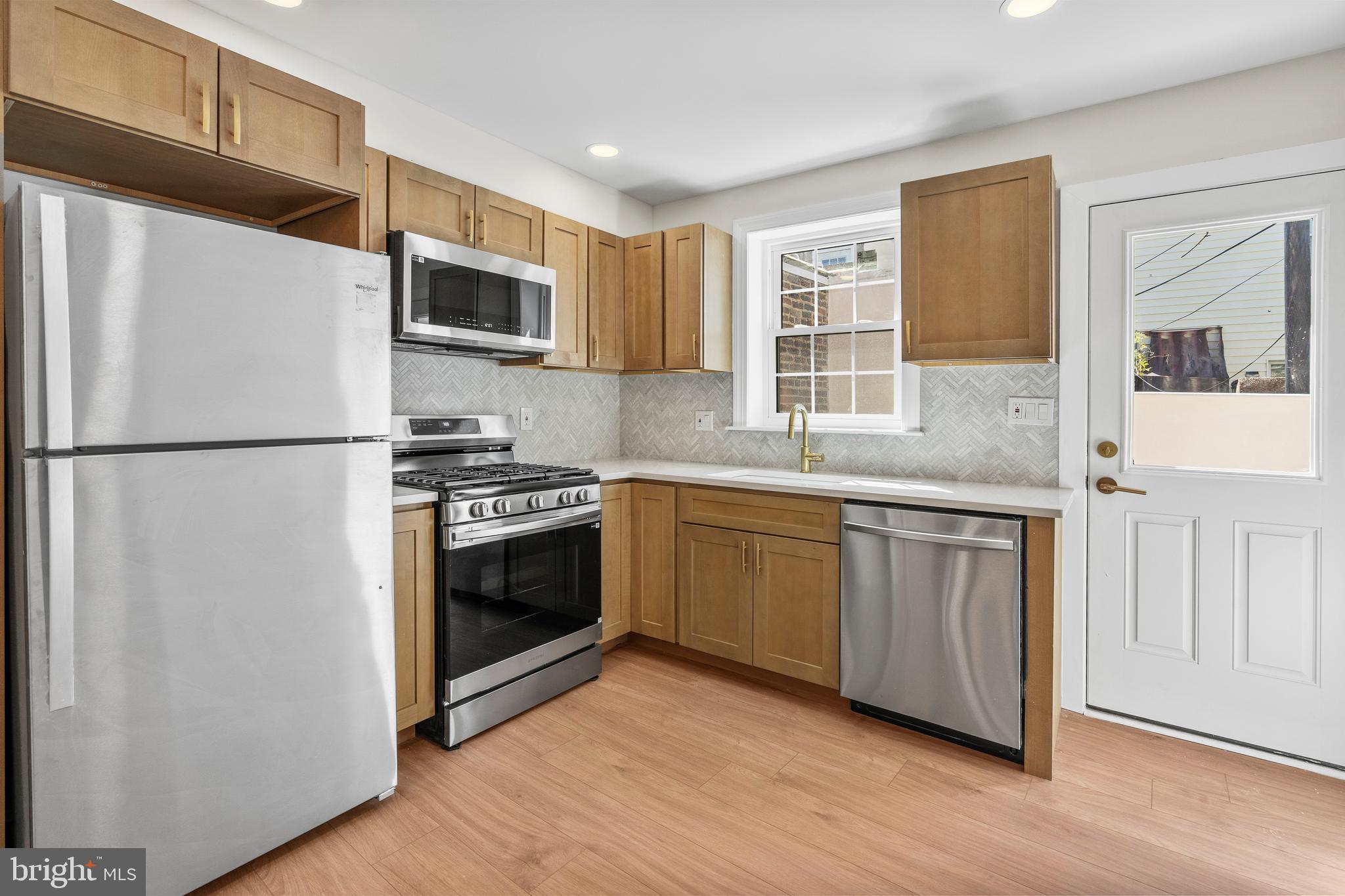 ITALIAN MARKET - Residential