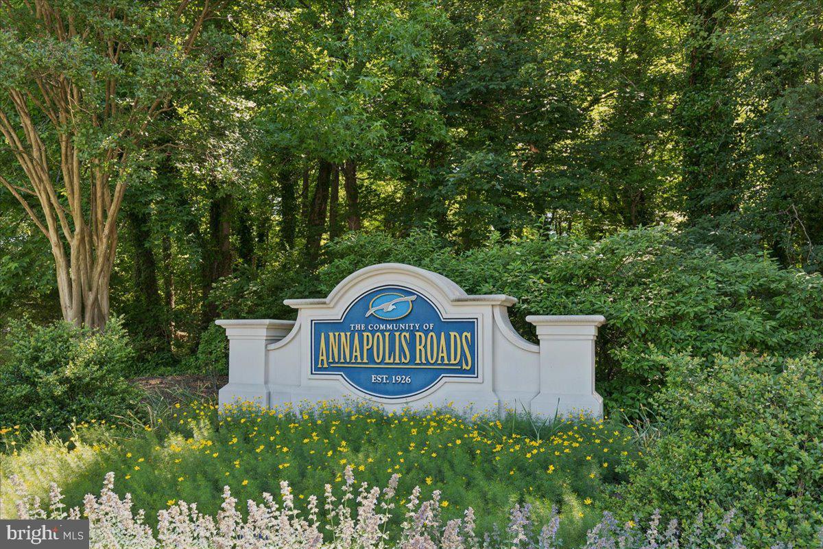 ANNAPOLIS ROADS - Residential
