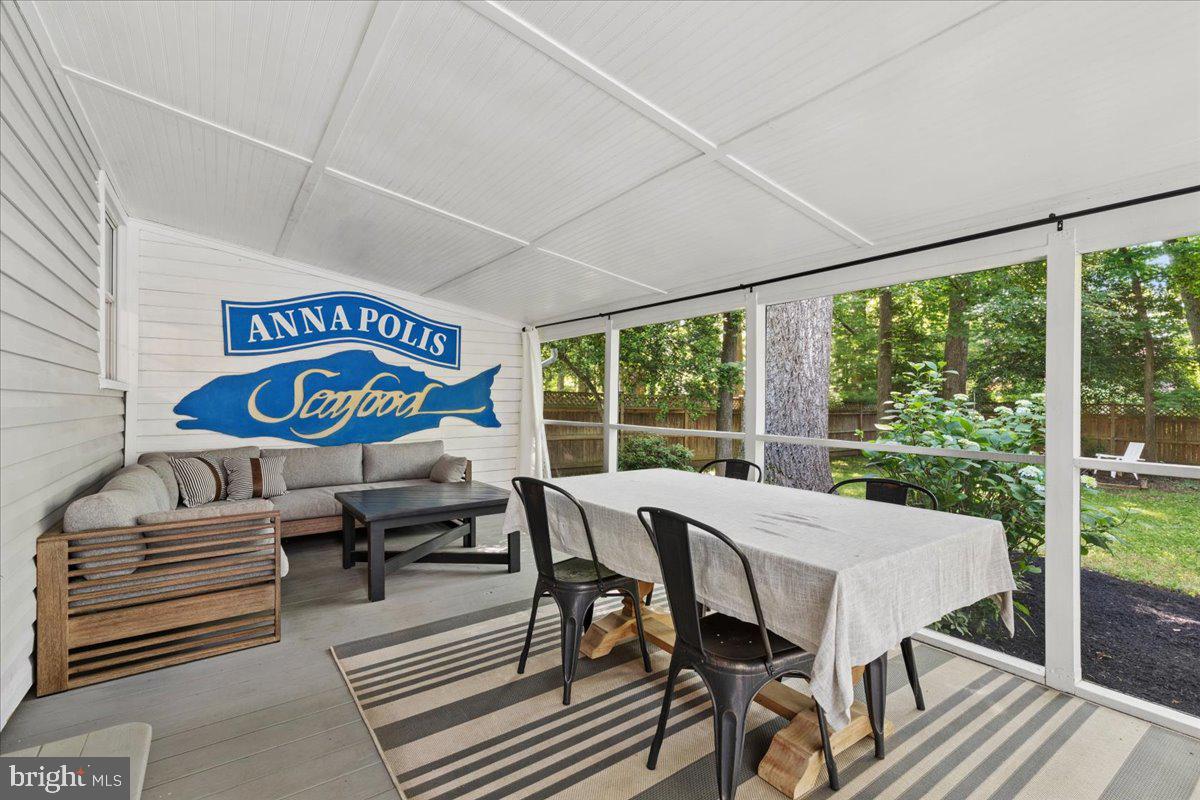 ANNAPOLIS ROADS - Residential