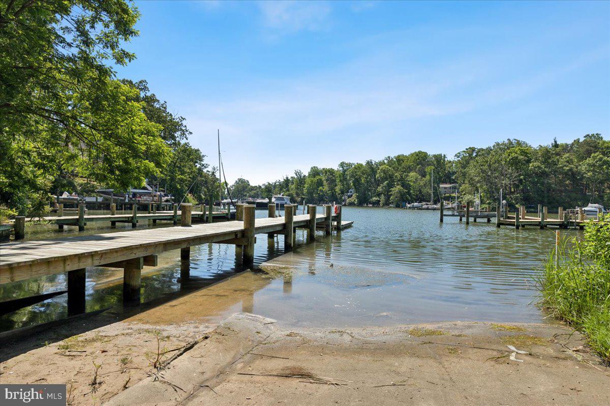 ANNAPOLIS ROADS - Residential