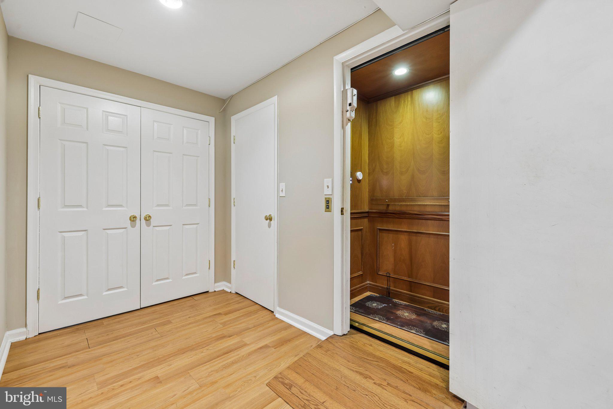 HONEYSUCKLE HILL - Residential