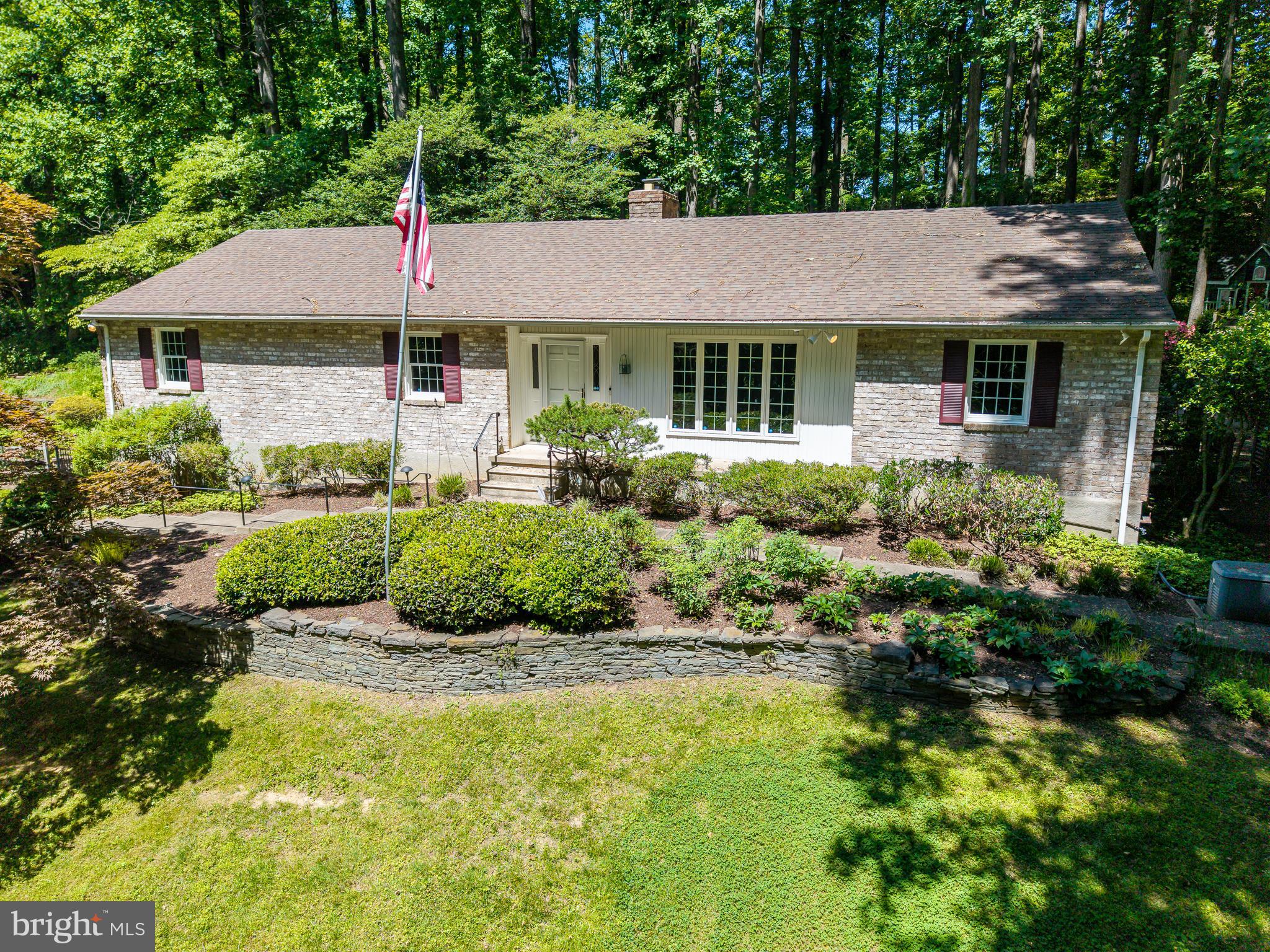 HONEYSUCKLE HILL - Residential