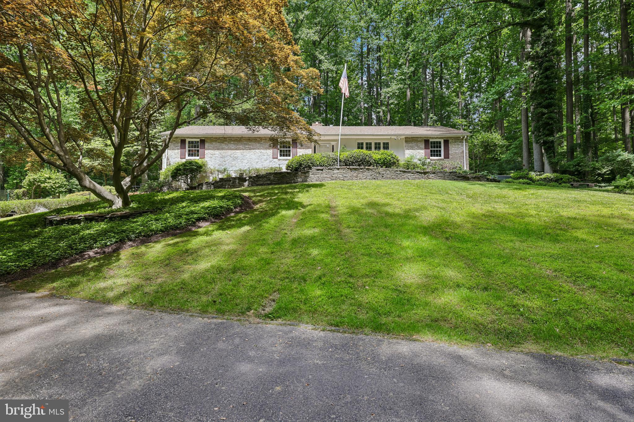 HONEYSUCKLE HILL - Residential